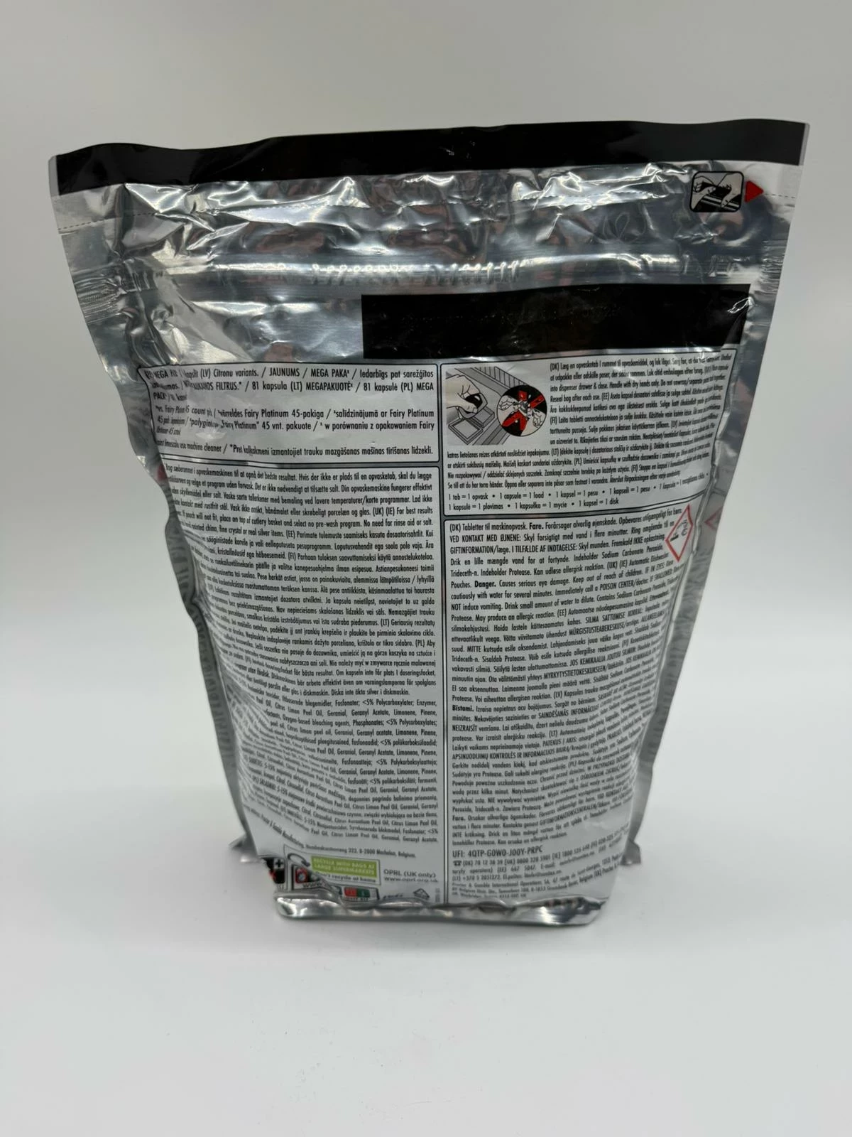 fairy-platinum-all-in-one-kapsulki-do-zmywarki-cytryna-81-szt-stan-11323-2