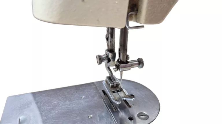 maszyna-do-szycia-lucznik-predom-466-stan-11323-2
