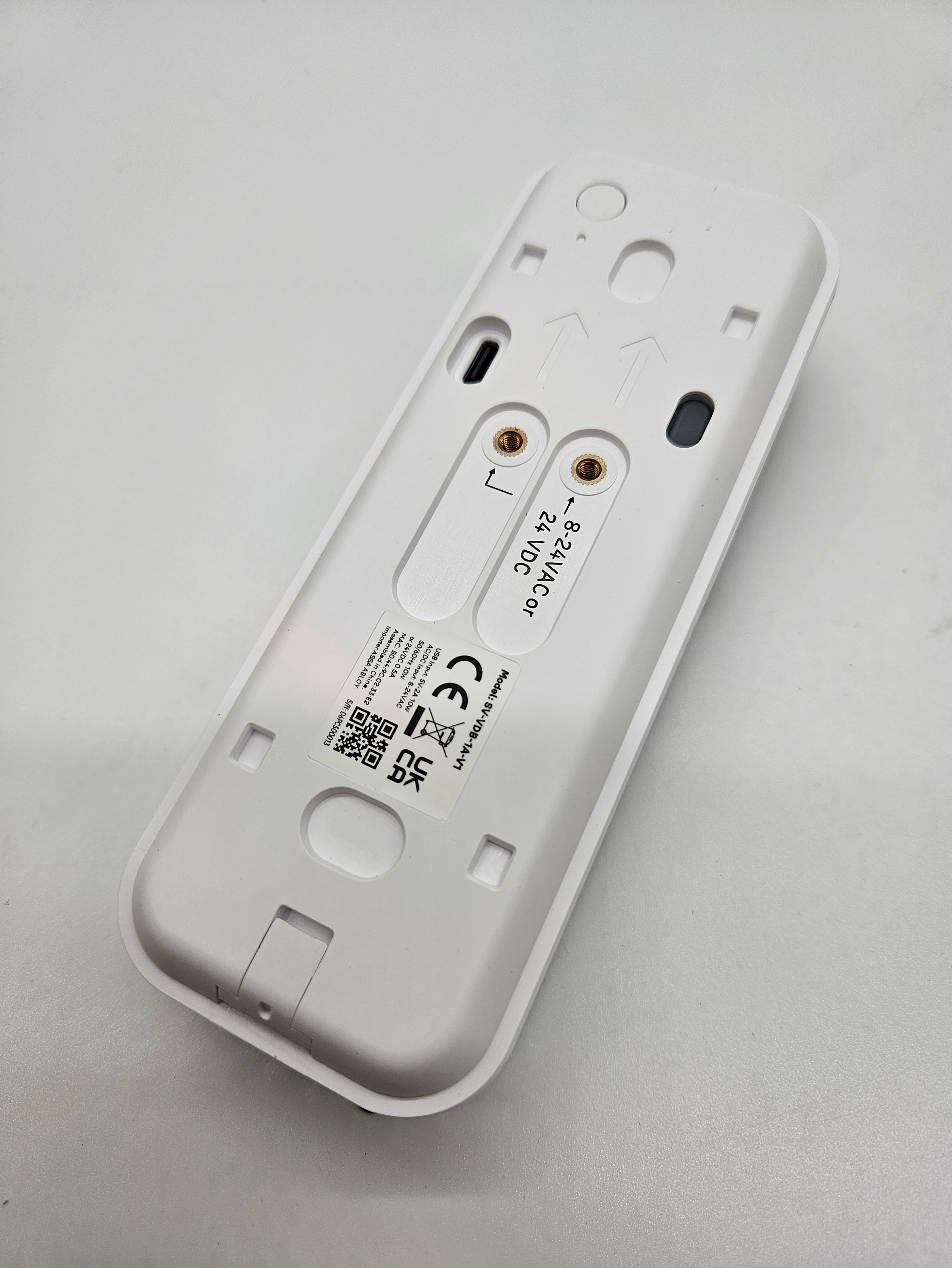 yale-smart-dzwonek-do-drzwi-z-kamera-doorbell-stan-11323-2