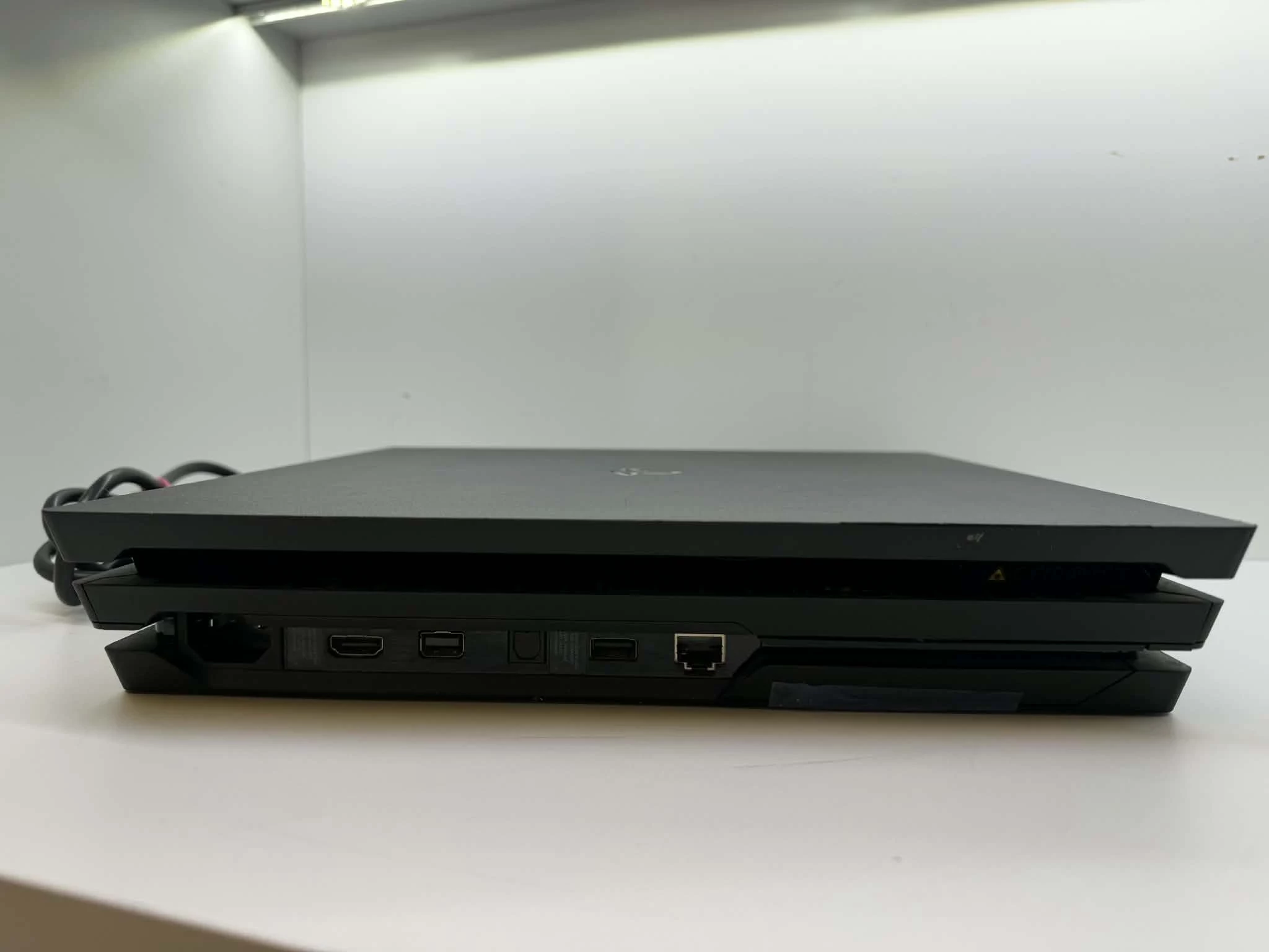 konsola-ps4-pro-1tb-cuh-7016bzas-kod-producenta-cuh-7016b