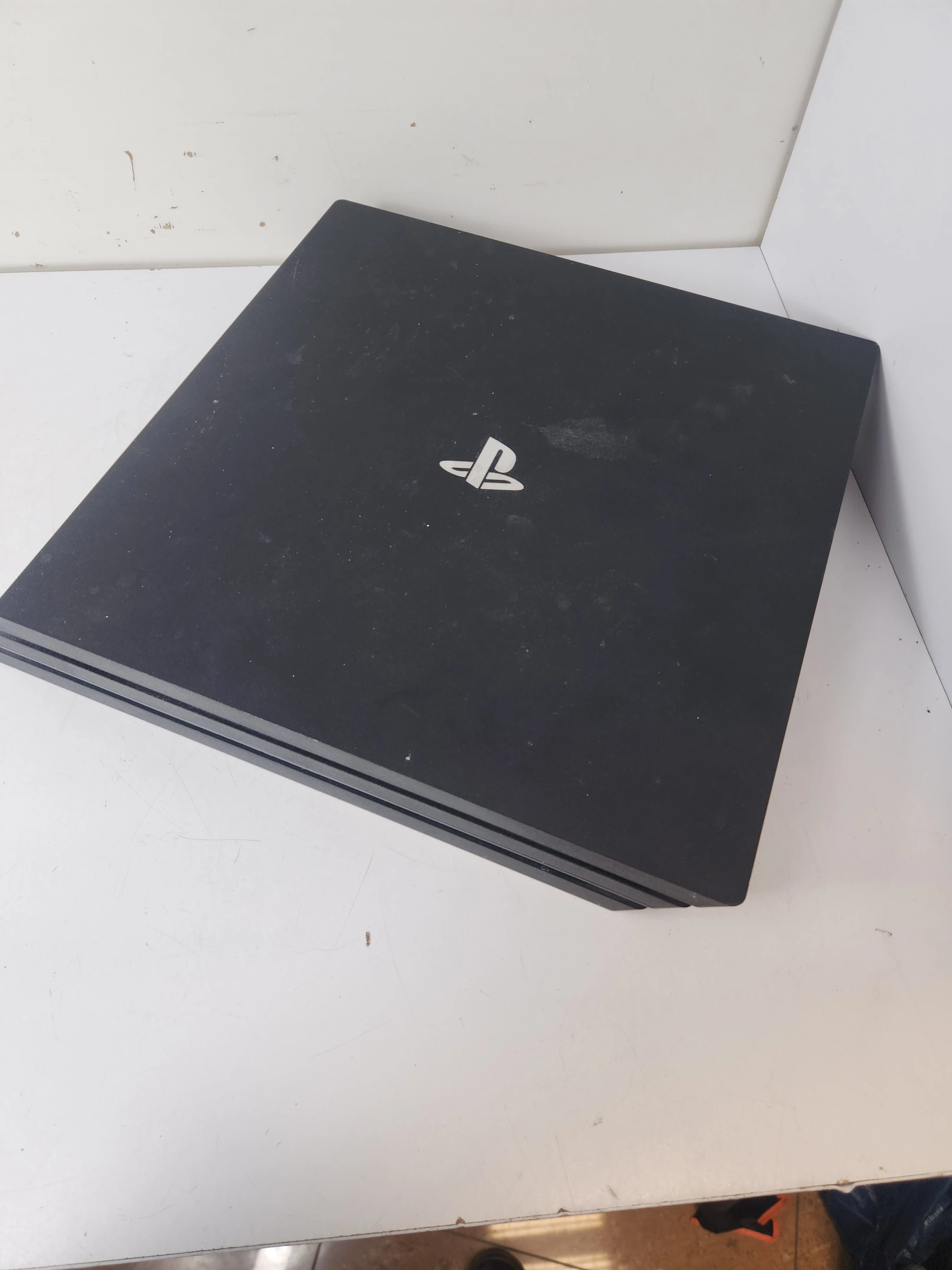 konsola-playstation-4-pro-1tb-wersja-130590-3