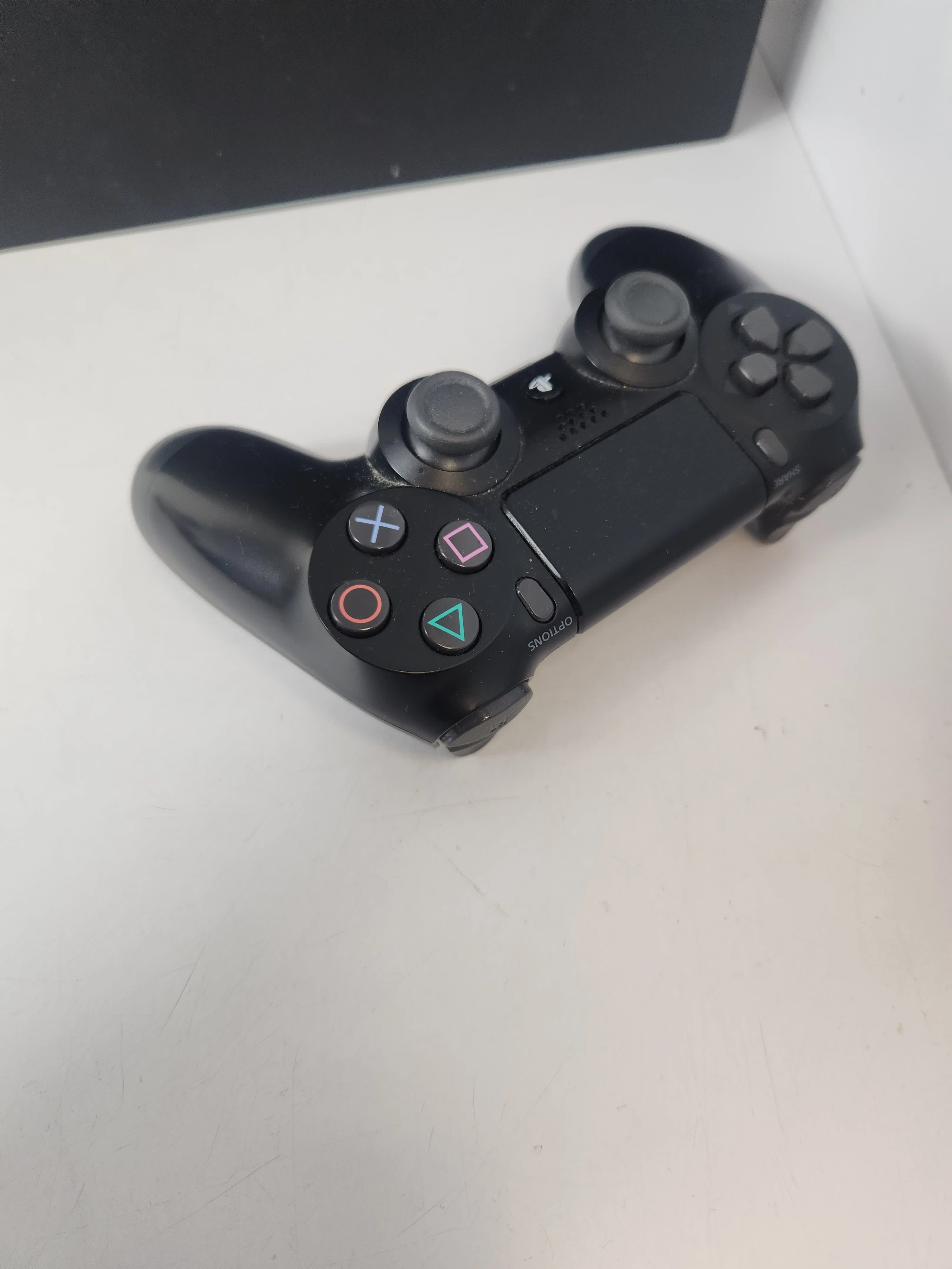 konsola-playstation-4-pro-1tb-dysk-wbudowana-pamiec-5179-352249