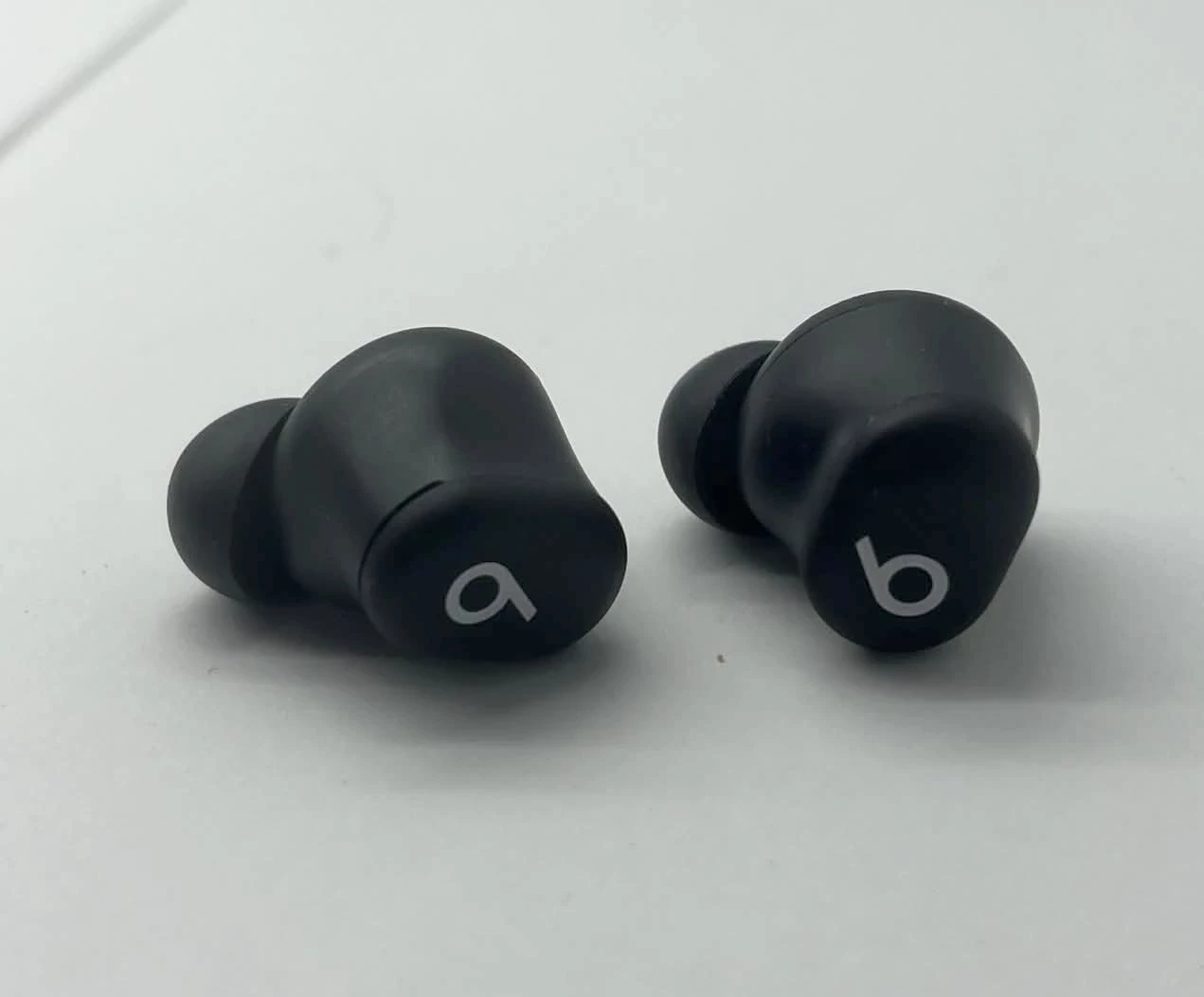 sluchawki-dokanalowe-beats-solo-buds-szary-ean-gtin-195949116582