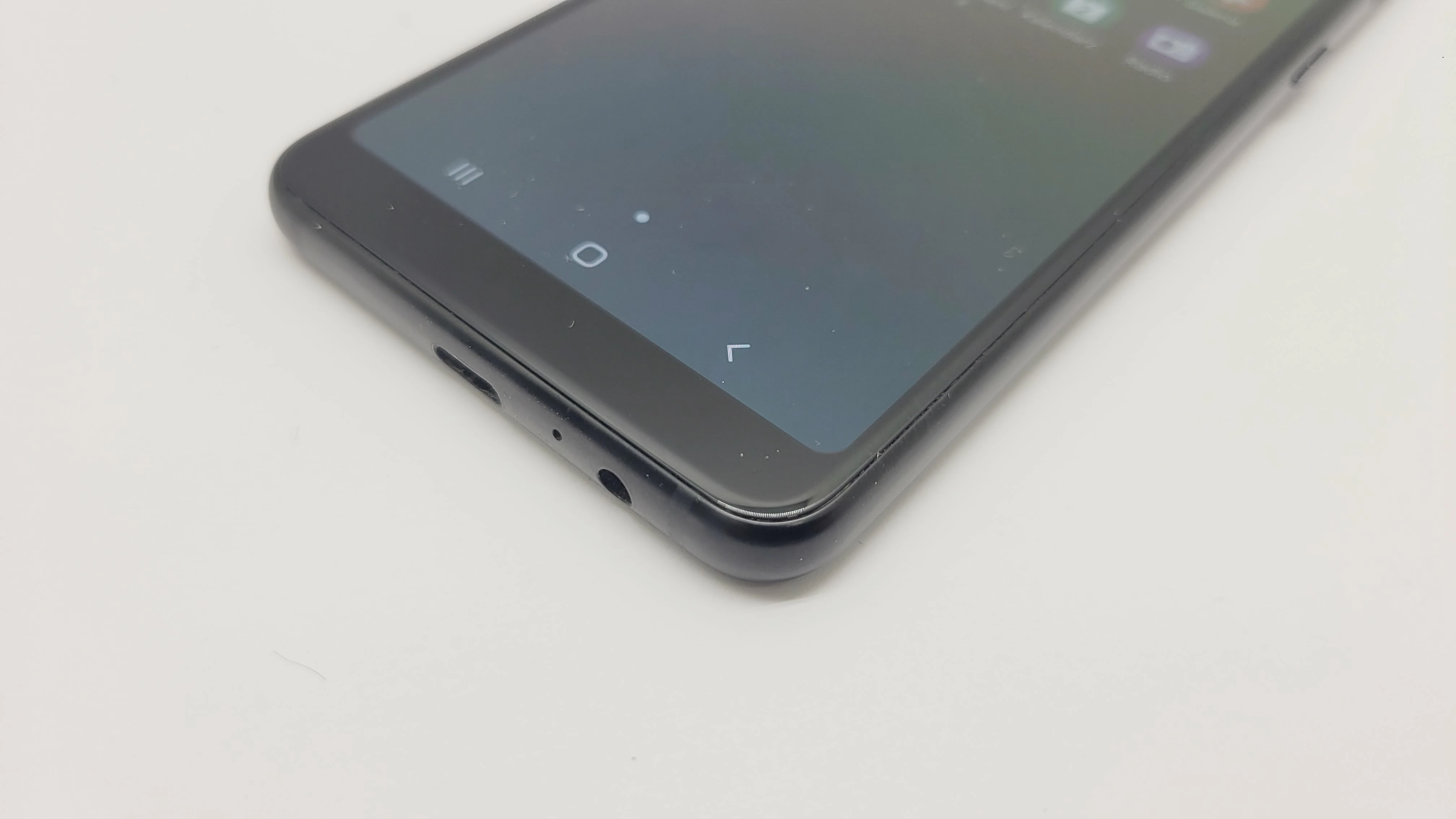 samsung-galaxy-a8-2018-4gb32gb-stan-11323-2