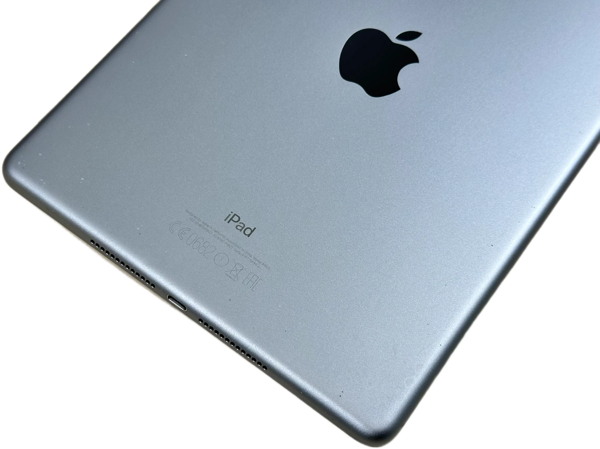 tablet-apple-ipad-5th-gen-97-2-gb-32-gb-szary-cellular-stan-11323-2