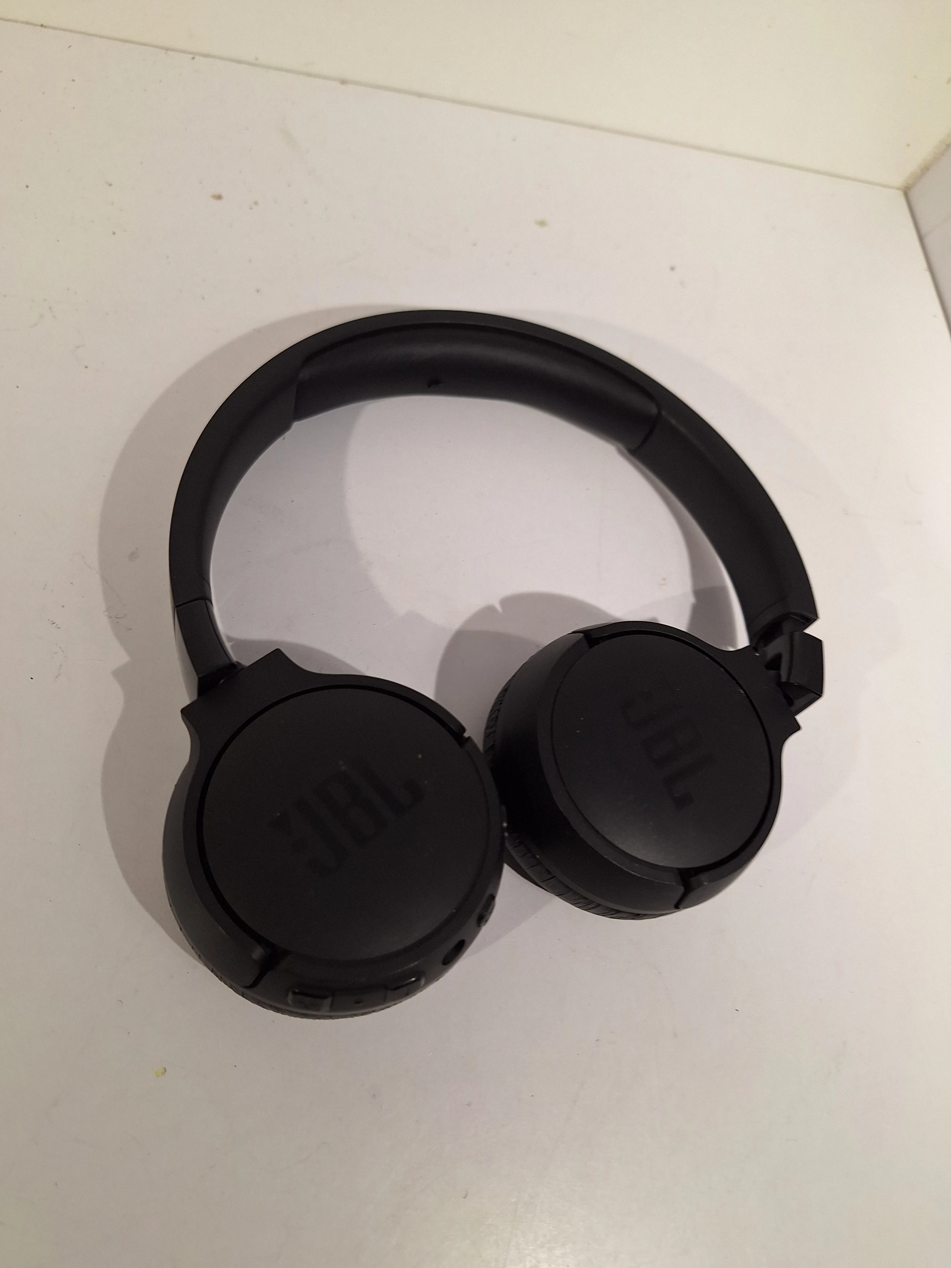 sluchawki-czarne-jbl-nauszne-tune660nc-rodzaj-sluchawek-203681-217745