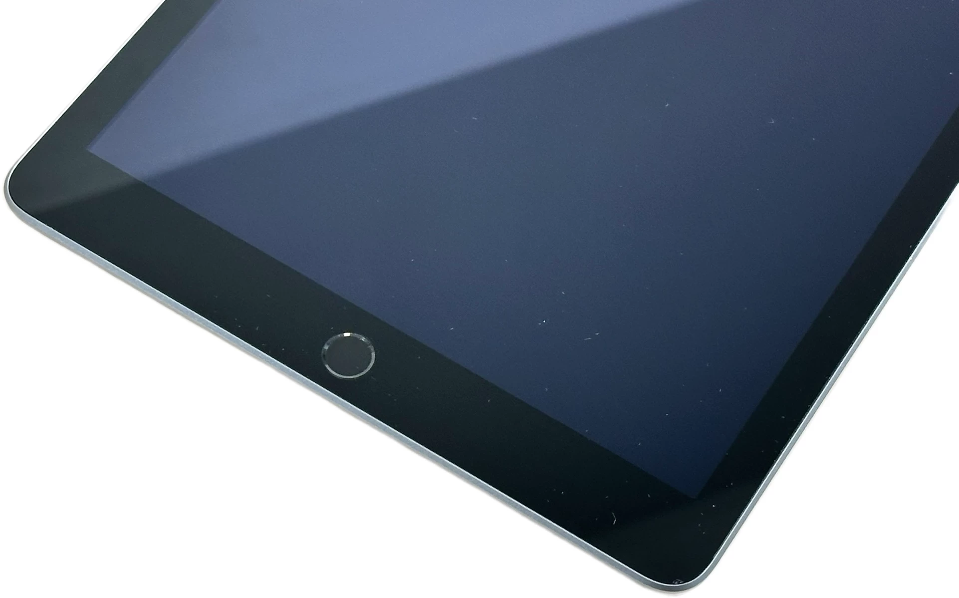 tablet-apple-ipad-5th-gen-97-2-gb-32-gb-szary-cellular-system-operacyjny-16332-4