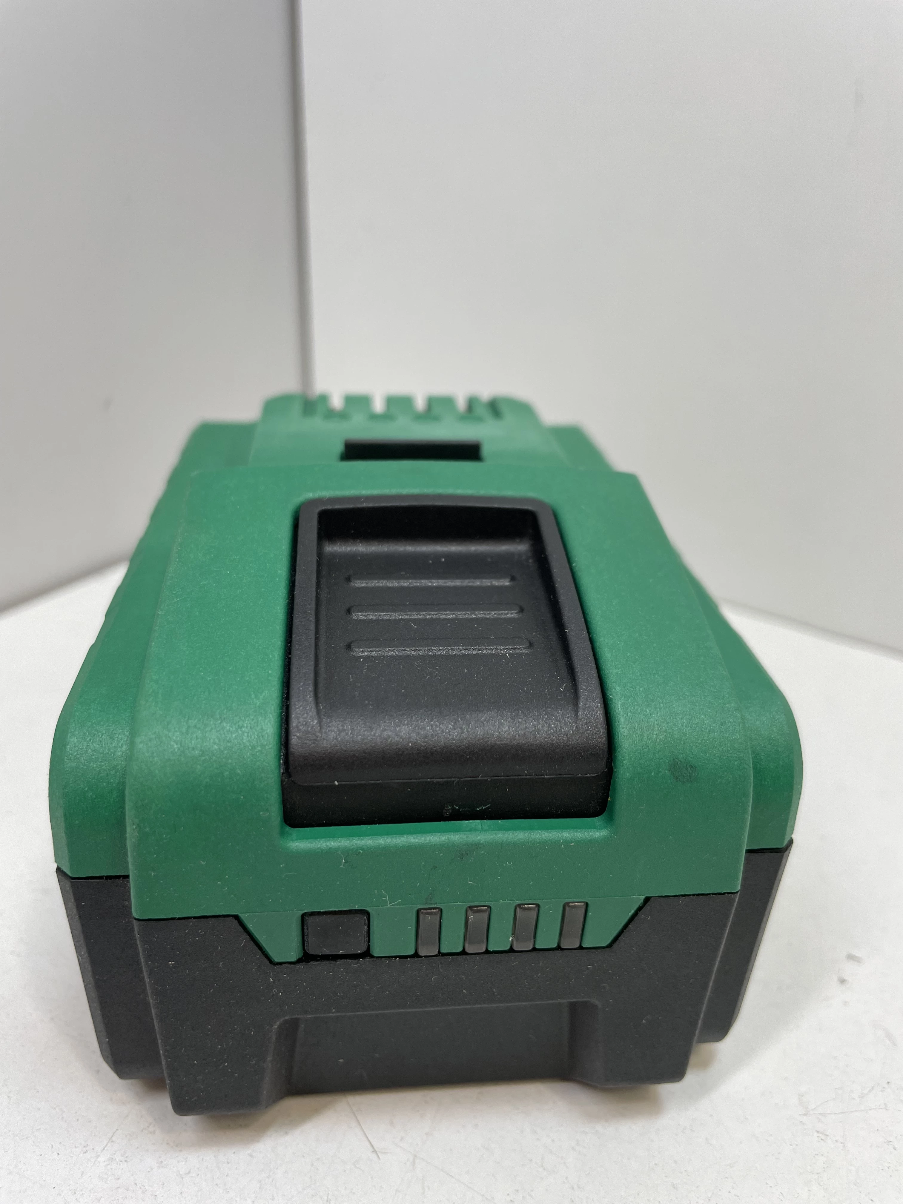 bateria-akumulator-stalco-8ah-20v-s-97387-ean-gtin-5904012161047