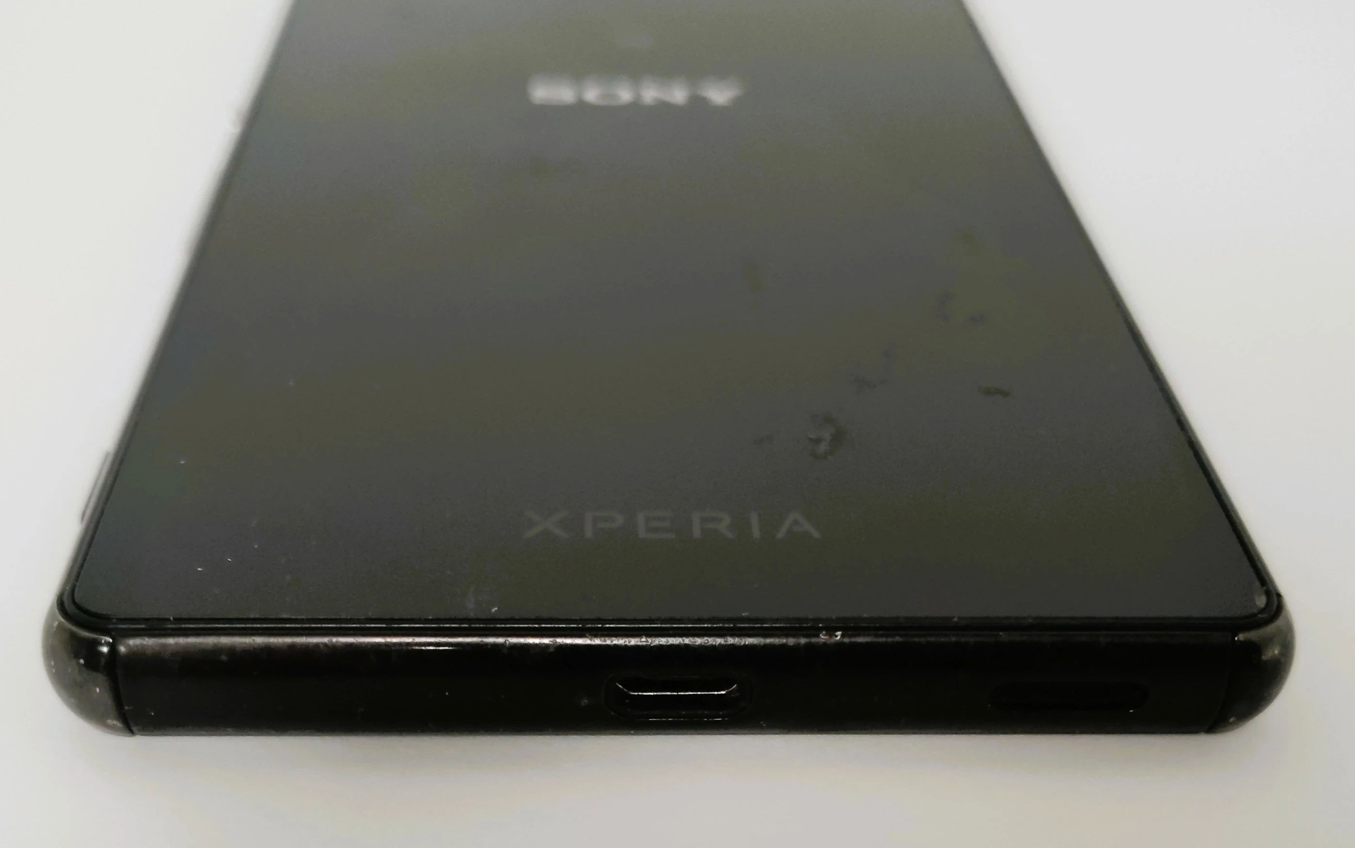 telefon-sony-xperia-e5603-316gb-stan-11323-2