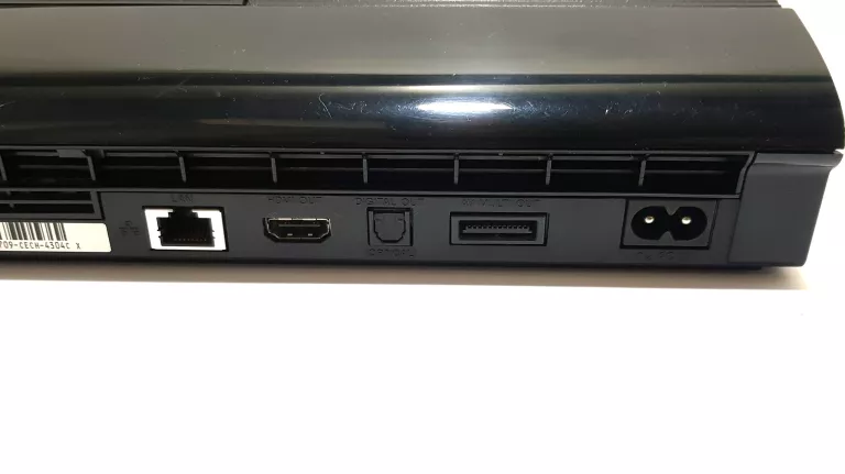 konsola-sony-ps3-super-slim-cech-4304c-500gb-2-pady-stan-bdb-rodzaje-odtwarzanych-nosnikow-205982-1