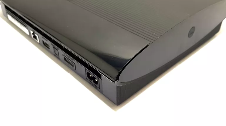 konsola-sony-ps3-super-slim-cech-4304c-500gb-2-pady-stan-bdb-producent-248914-1705040