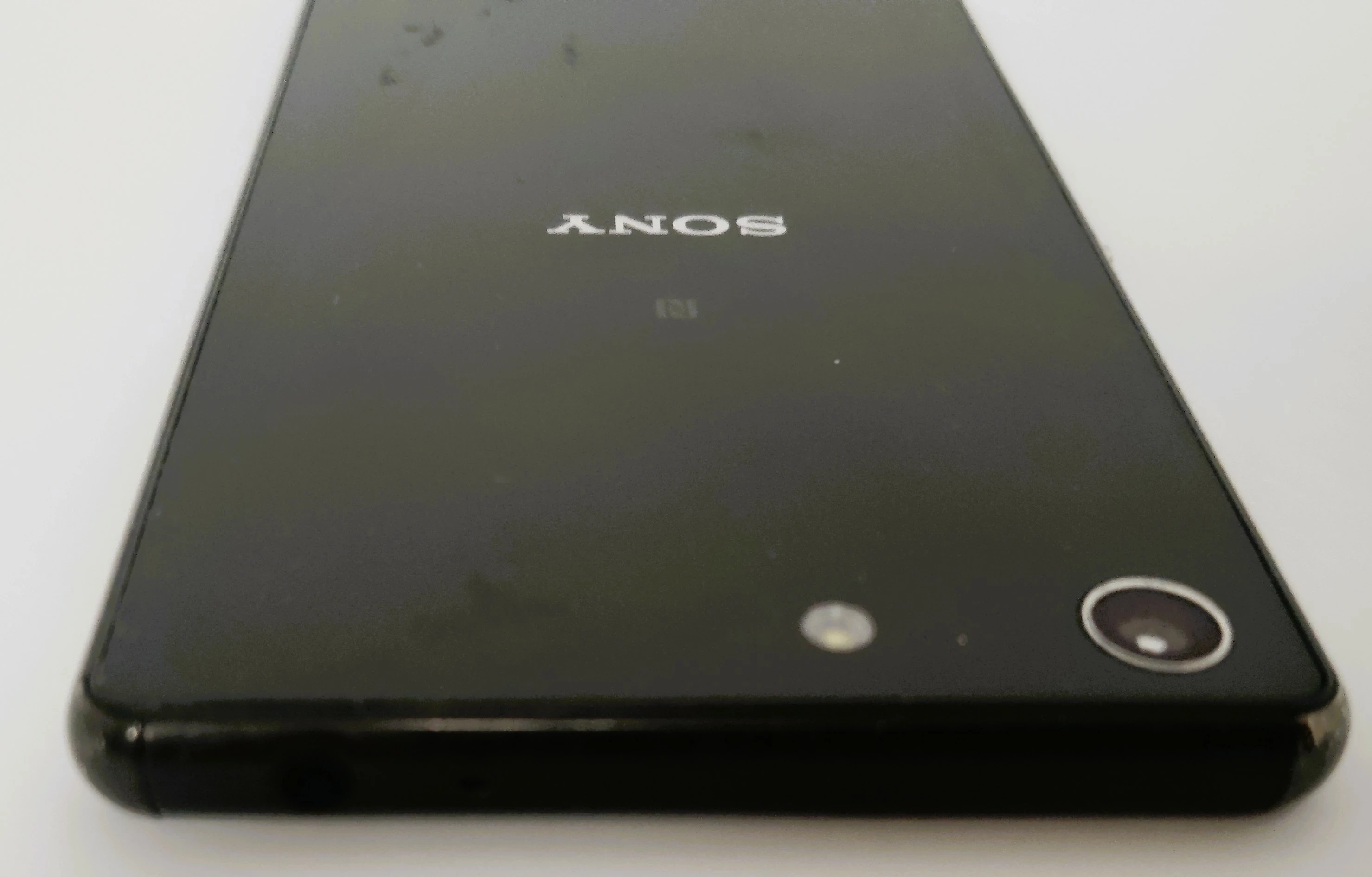 telefon-sony-xperia-e5603-316gb-typ-202685-212929