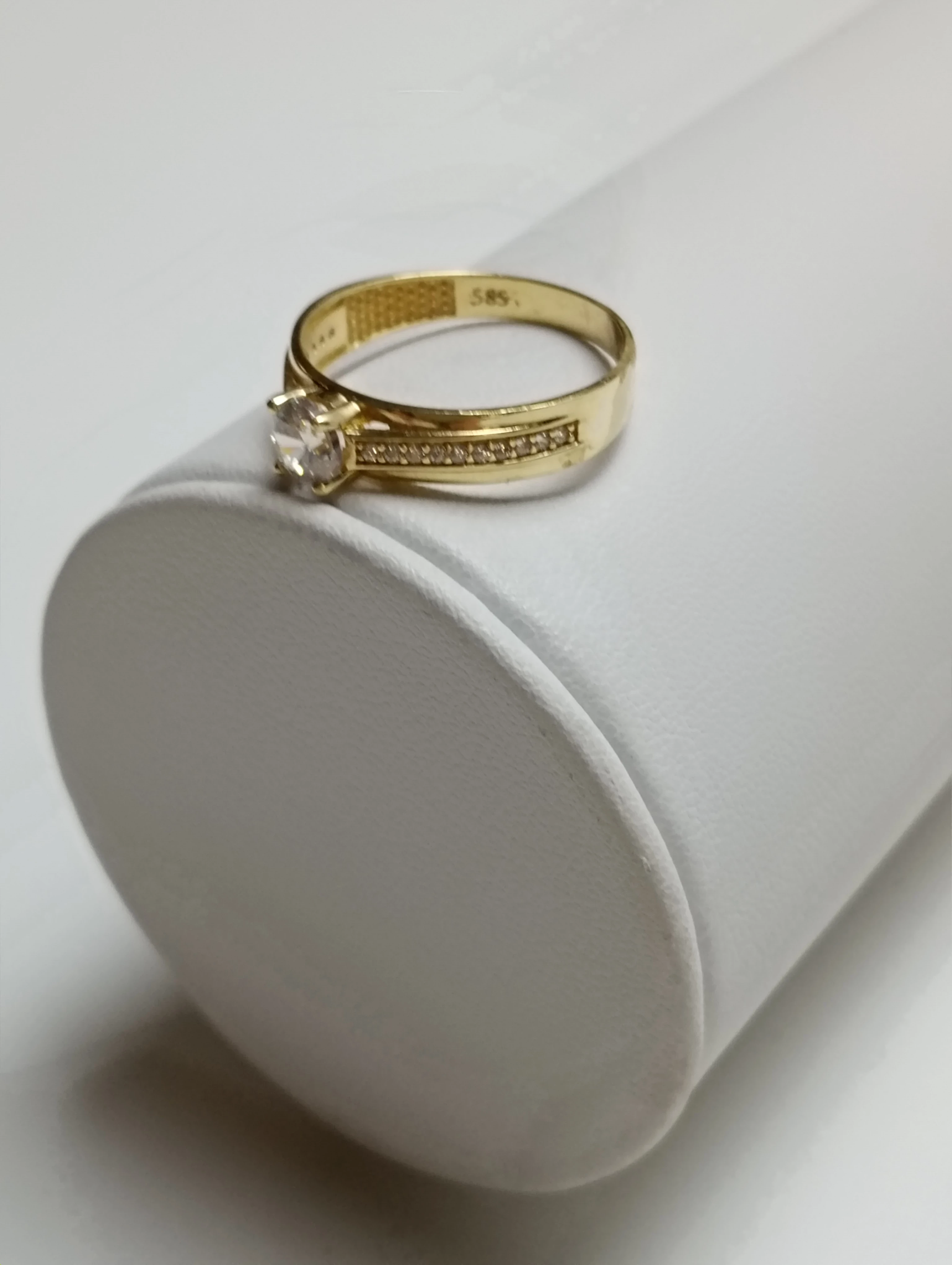 piekny-zloty-pierscionek-cyrkonie-22458519r-stan-11323-2