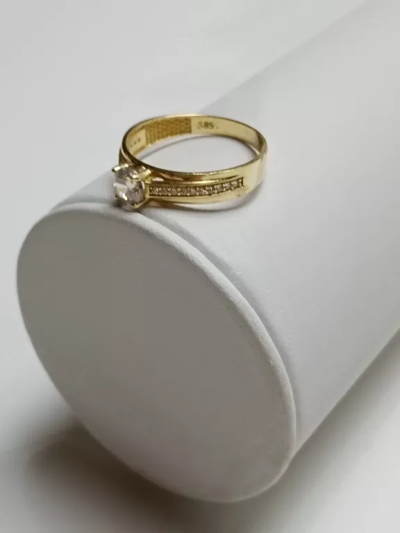 piekny-zloty-pierscionek-cyrkonie-22458519r-stan-11323-2