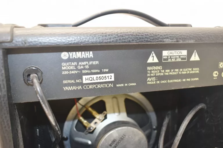 wzmacniacz-gitarowy-ga-15-piecyk-pokrowiec-rodzaj-24831-1