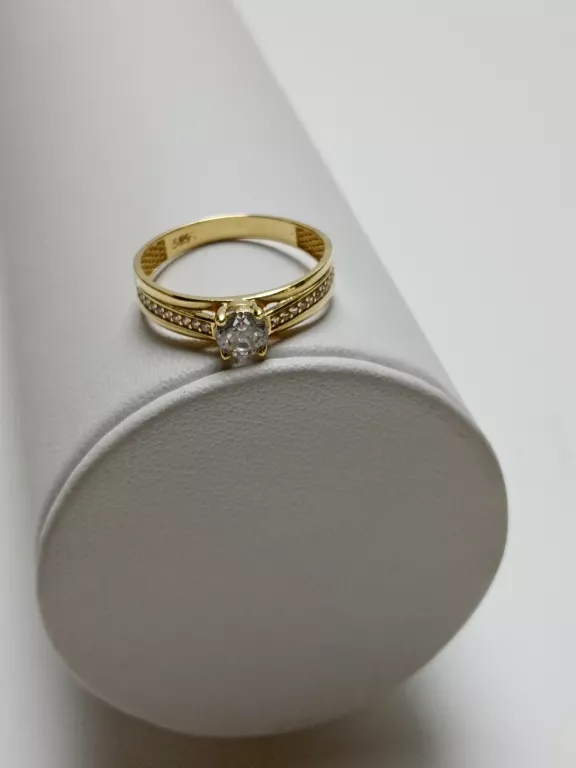 piekny-zloty-pierscionek-cyrkonie-22458519r-31-stycznia-34-chojnice