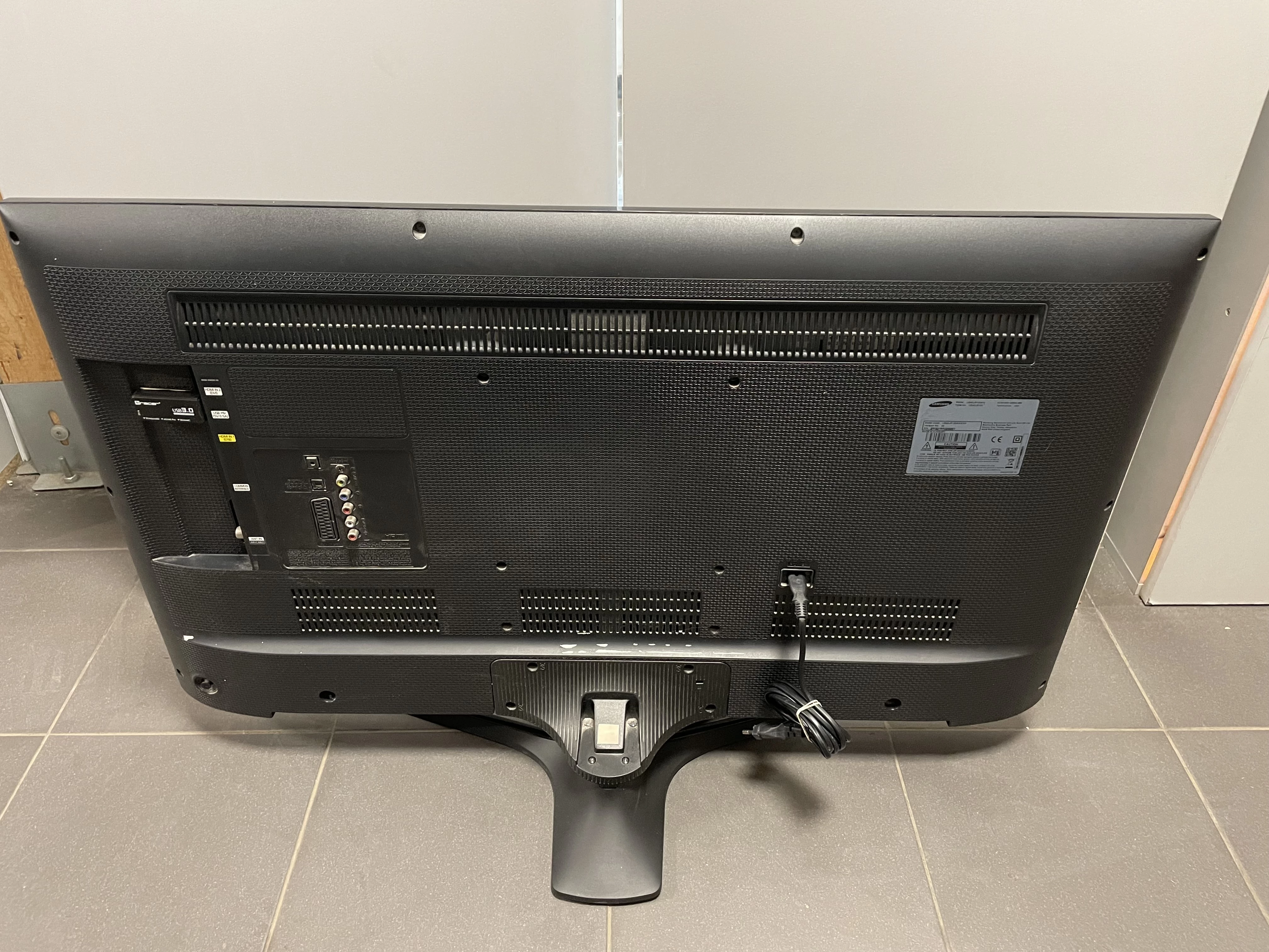 telewizor-samsung-ue40j5100aw-format-hd-129294-2