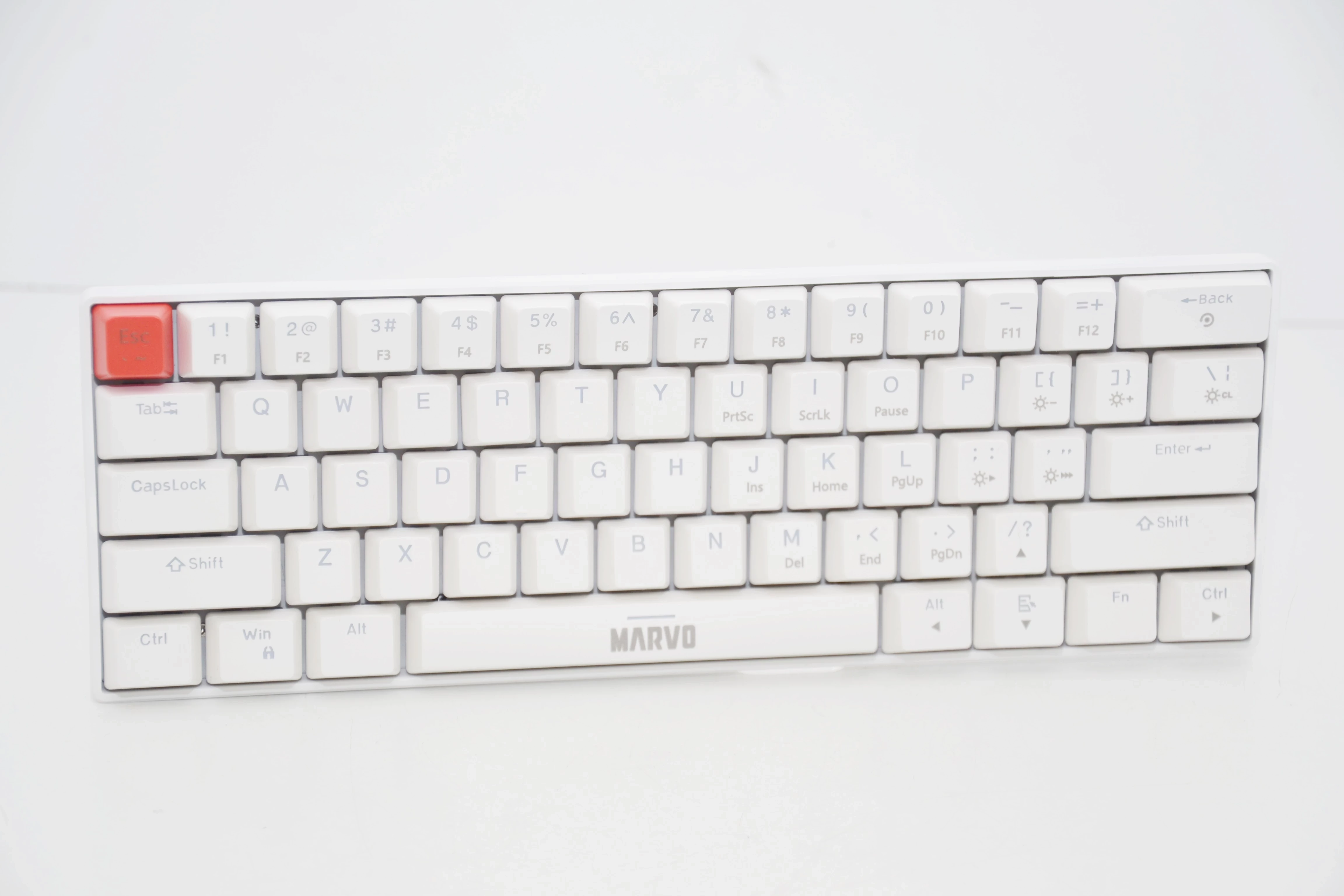 klawiatura-mechaniczna-saber-61-white-kg933gwh-kod-producenta-kg933g-wh-en