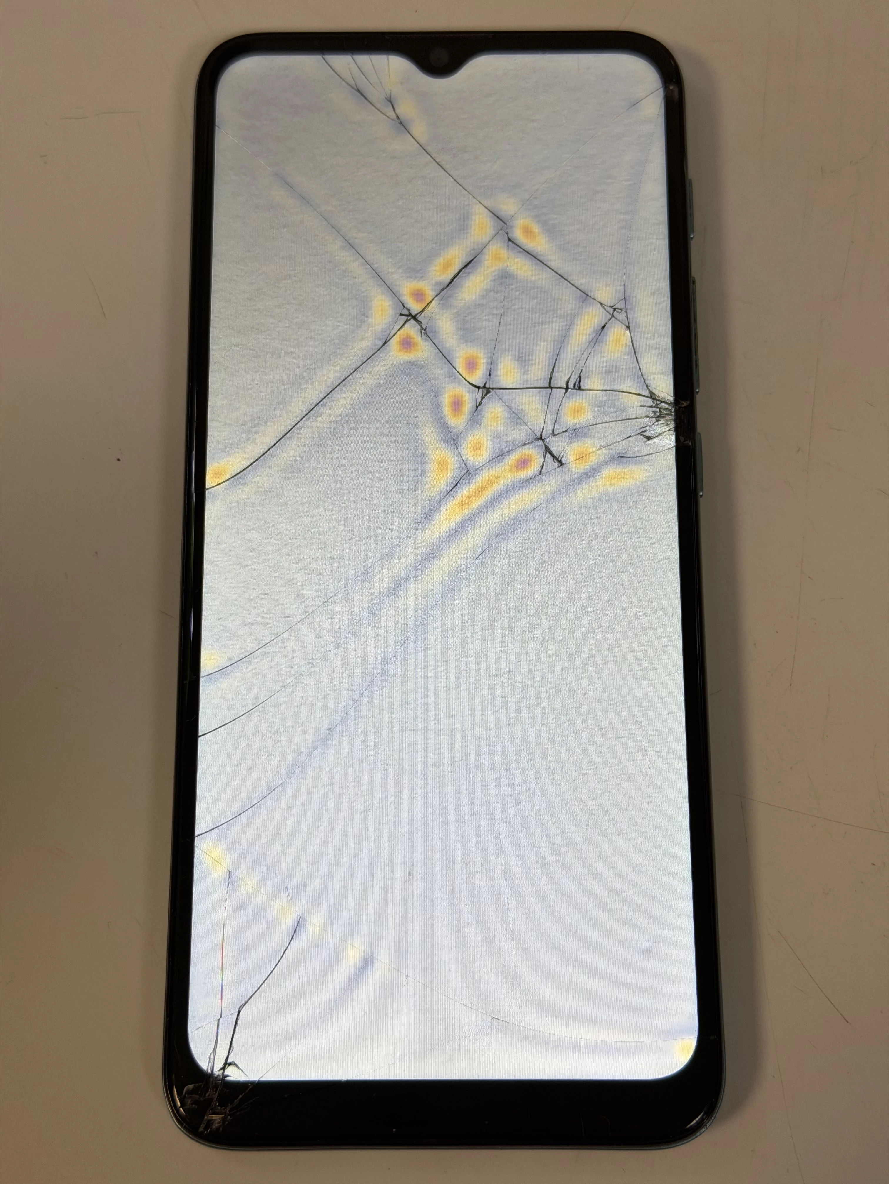 telefon-motorola-moto-e20-232gb-opis-pamiec-ram-202865-214129