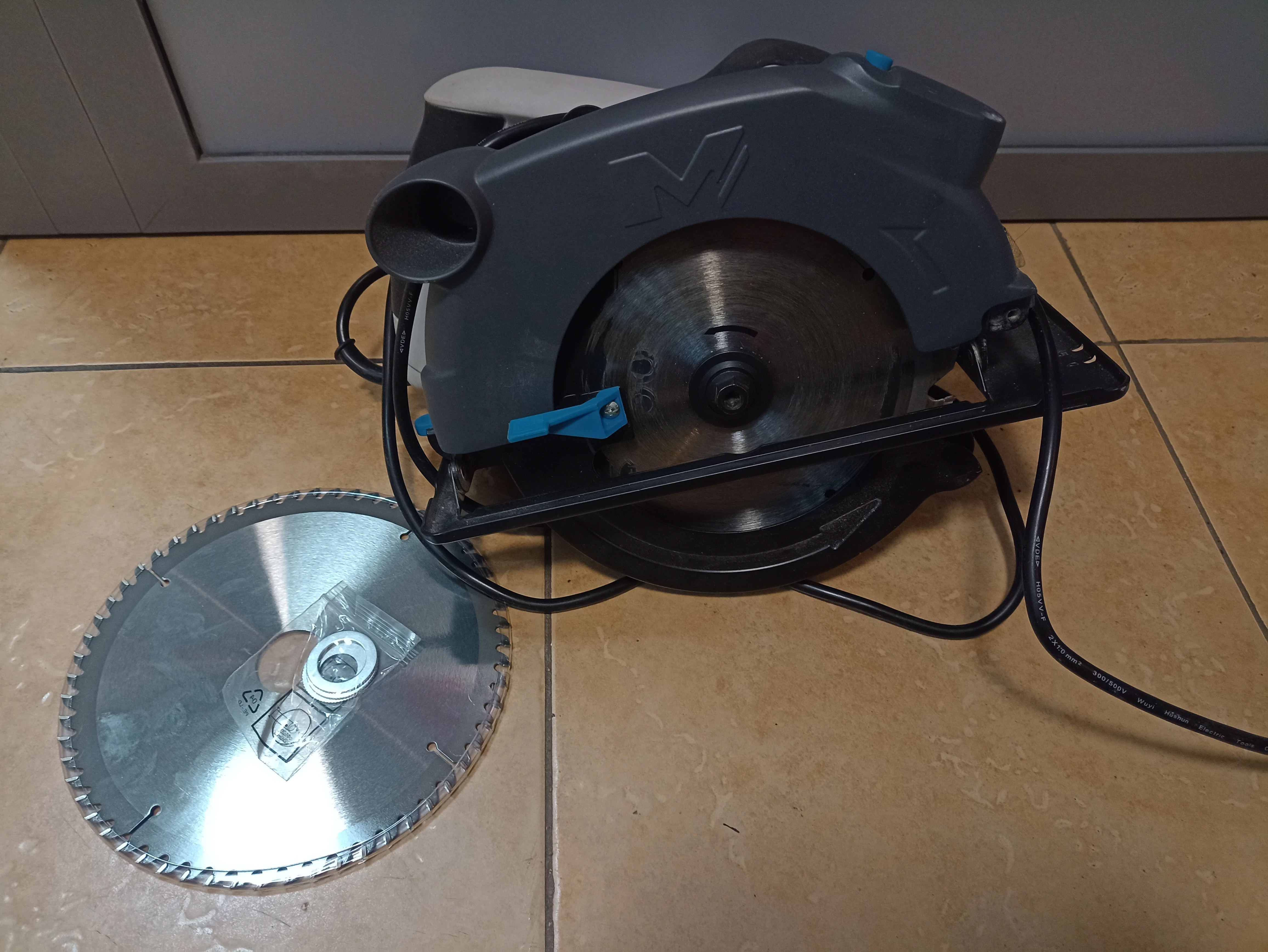 pila-tarczowa-macallister-1500w-pilarka-mscs1500-ean-gtin-3663602795735