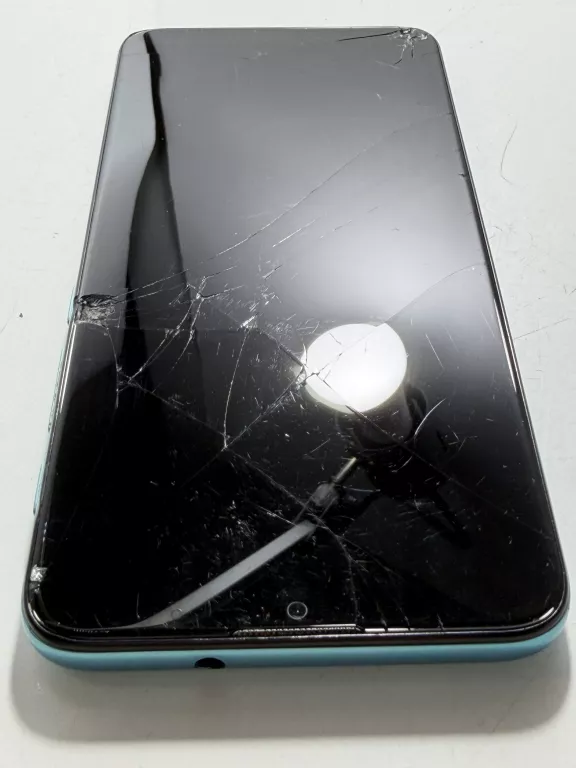 telefon-motorola-moto-e20-232gb-opis-wbudowana-pamiec-202869-214197