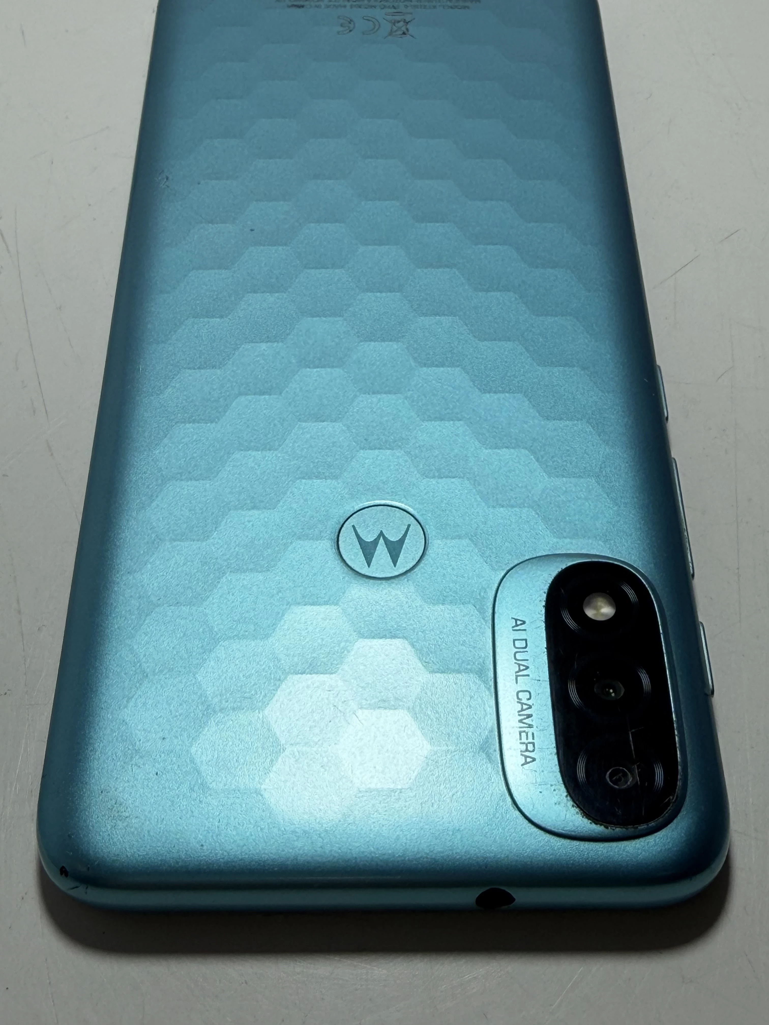 telefon-motorola-moto-e20-232gb-opis-kod-producenta-parx0007pl