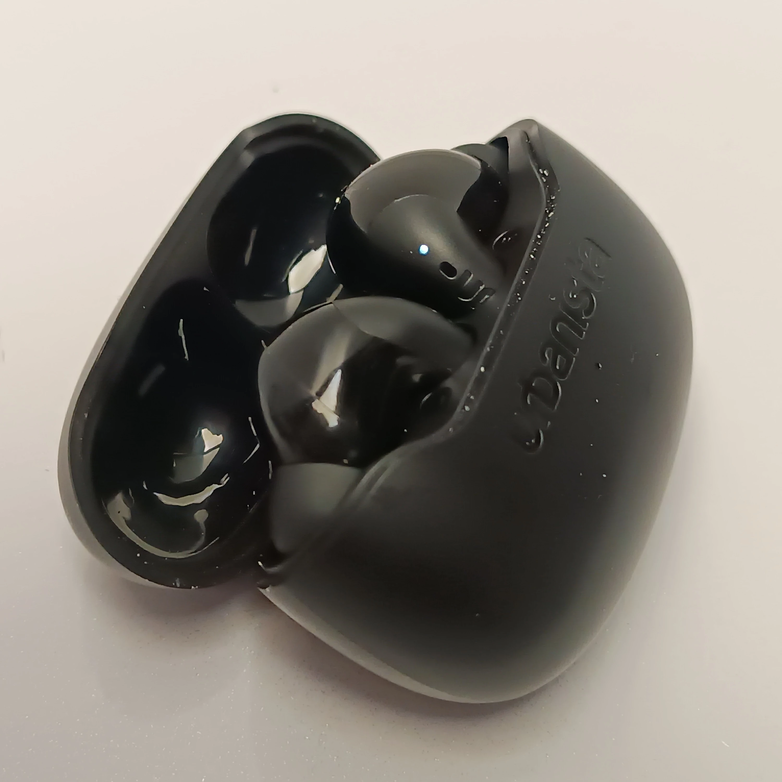 sluchawki-bt-urbanista-osiedle-teatralne-3u15-krakow