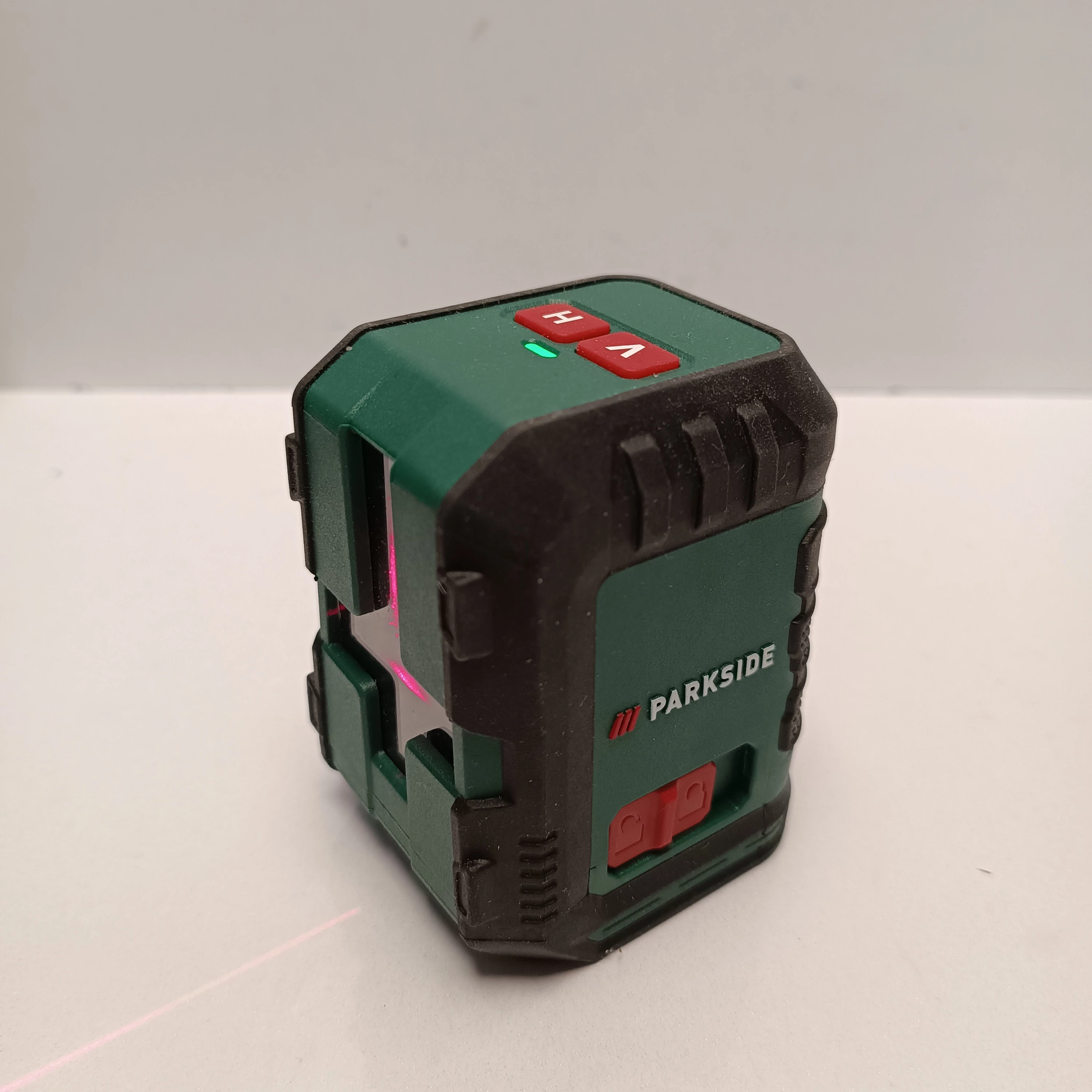 laser-krzyzowy-parkside-pkll-10-b4-10-m-dokladnosc-pomiaru-05