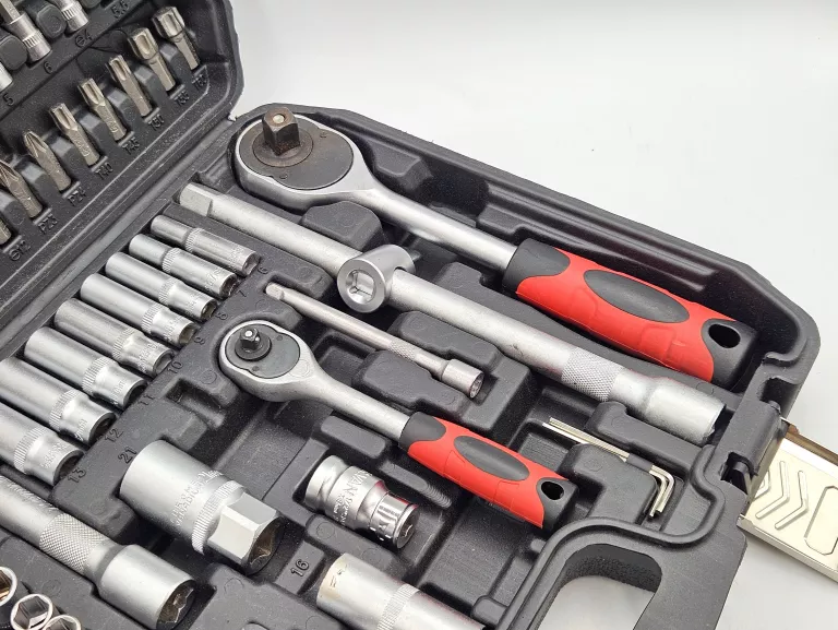 zestaw-kluczy-nasadowych-bull-tech-108-elementow-walizka-liczba-elementow-w-zestawie-108