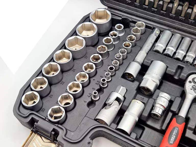 zestaw-kluczy-nasadowych-bull-tech-108-elementow-walizka-ean-gtin-5901969102062