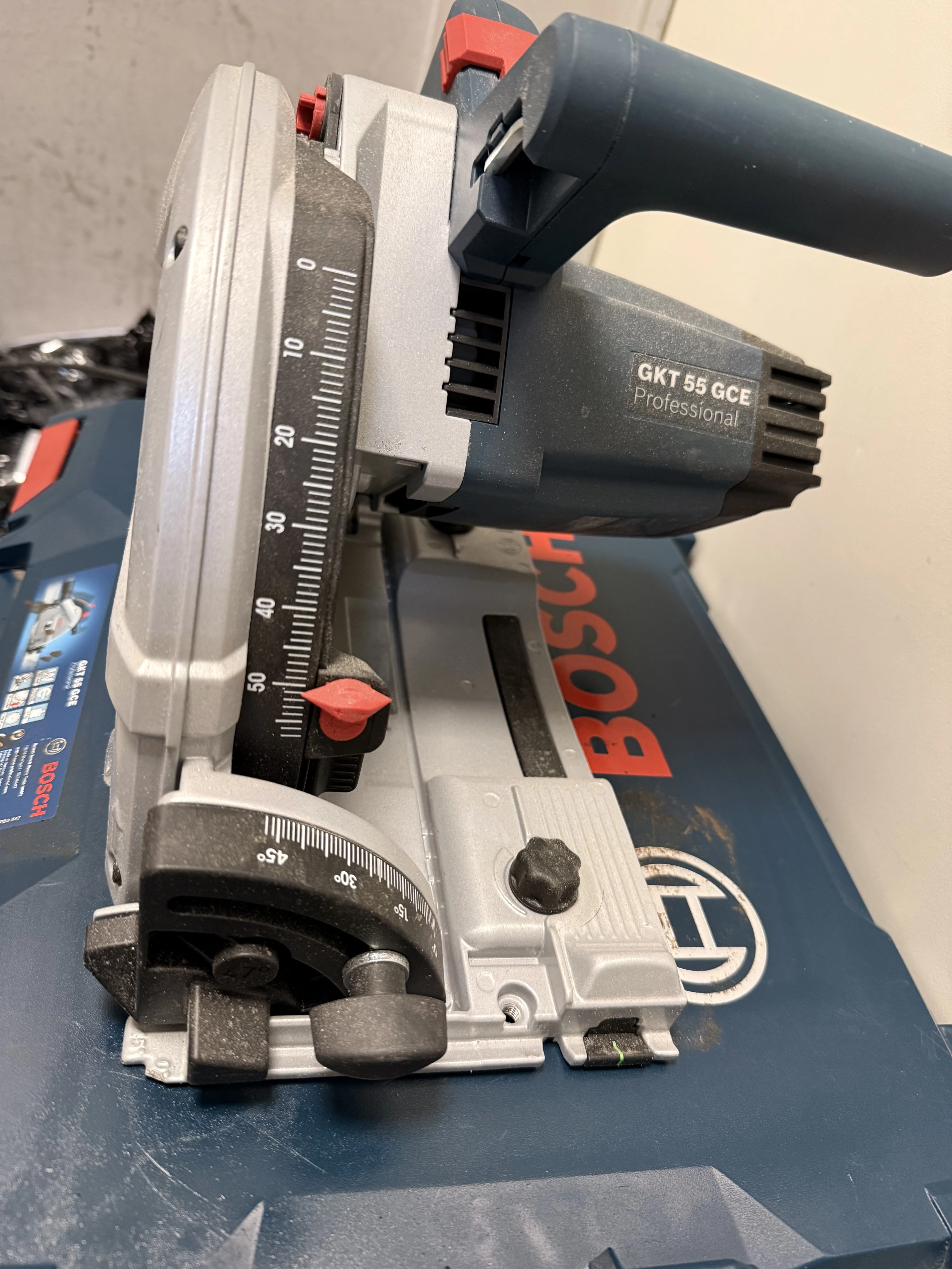 pilarko-zaglebiarka-bosch-professional-gkt-55-gce-3-601-f75-000-kod-producenta-0601675000