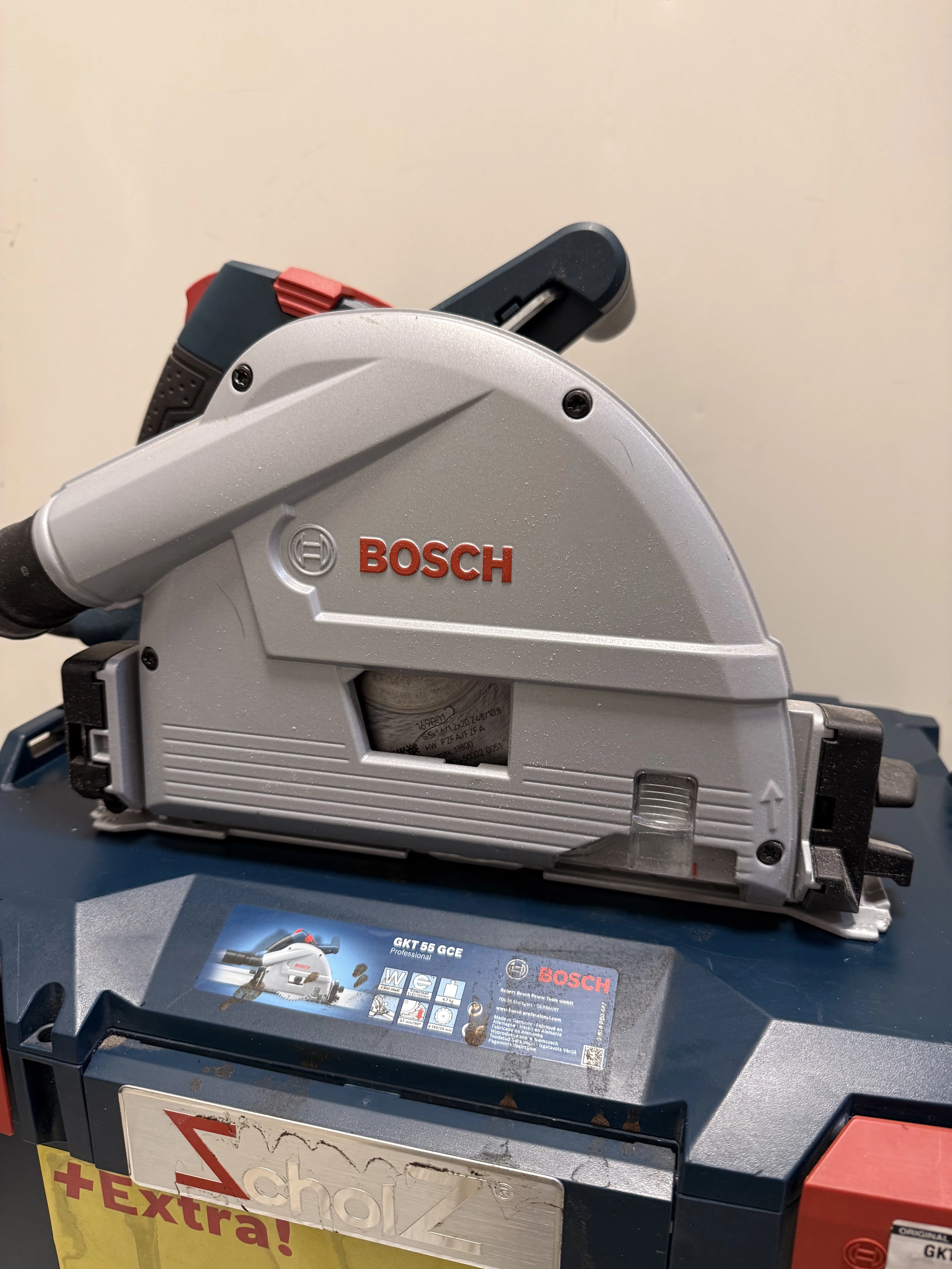 pilarko-zaglebiarka-bosch-professional-gkt-55-gce-3-601-f75-000-ean-gtin-3165140607742