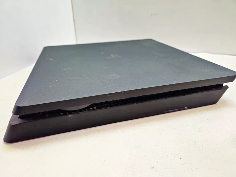 konsola-ps4-slim-500gb-pad-hdmi-zasilacz-gra-fifa-18-wersja-130590-2