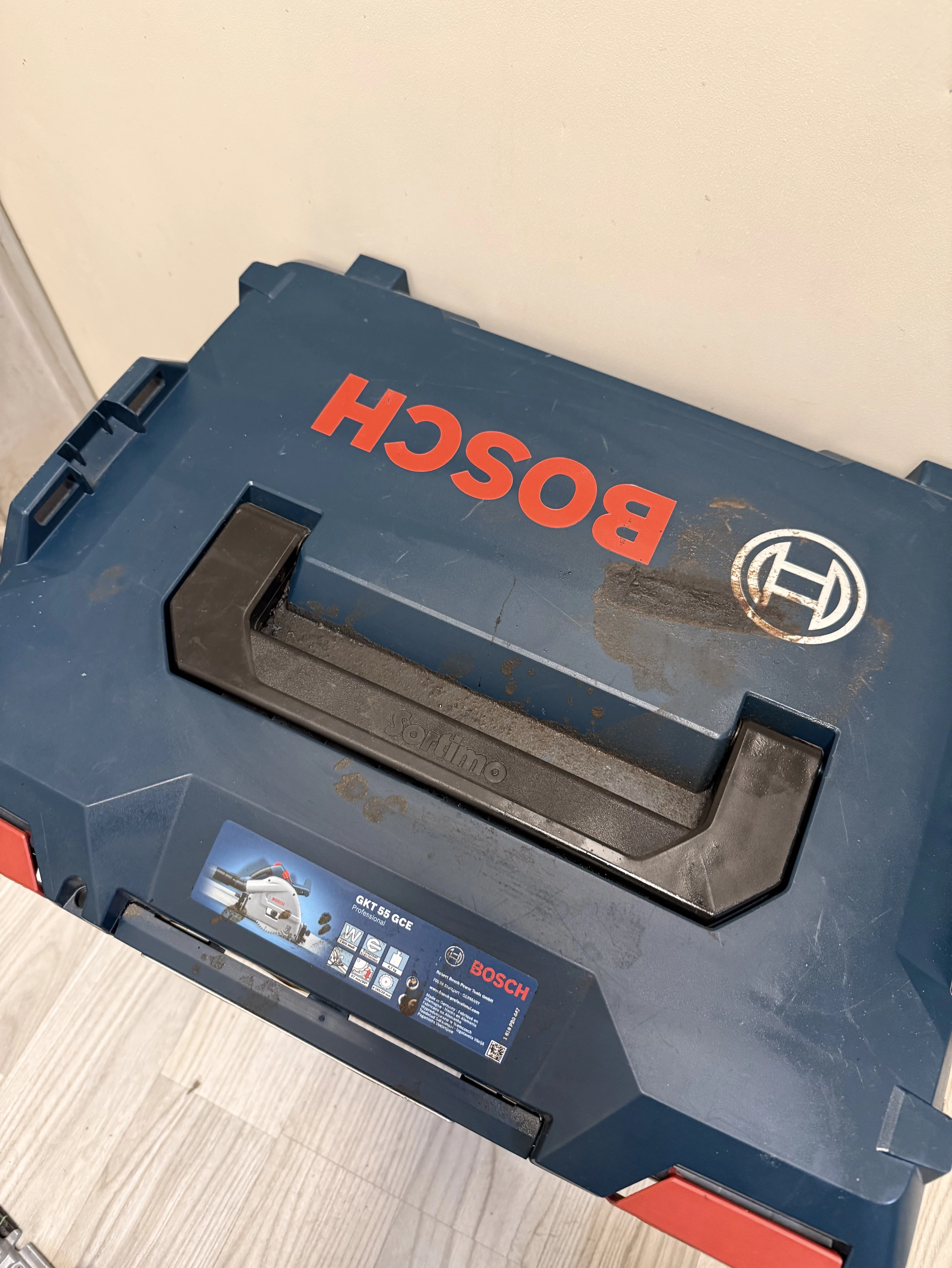 pilarko-zaglebiarka-bosch-professional-gkt-55-gce-3-601-f75-000-maksymalna-moc-140000