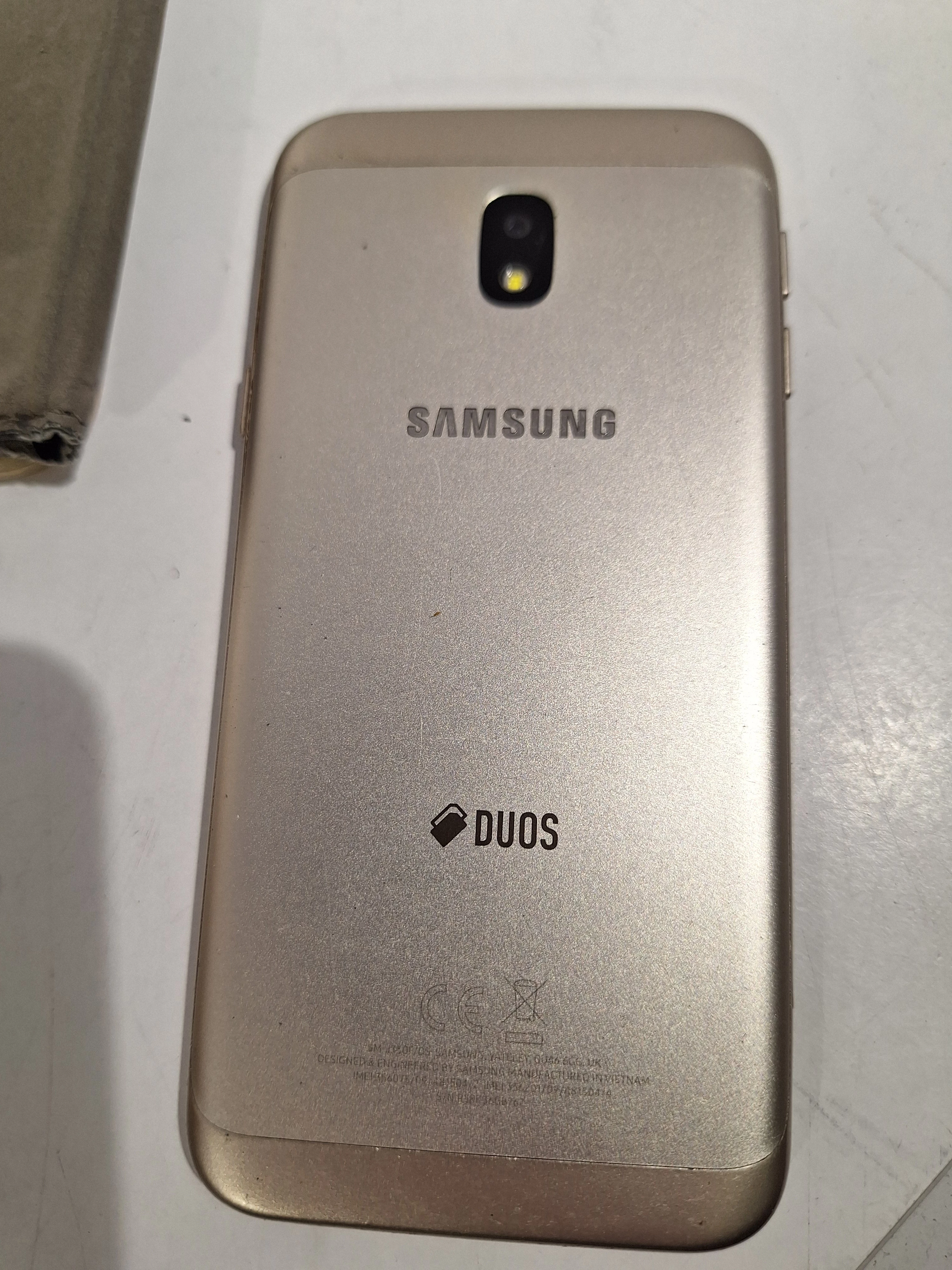 telefon-samsung-j3-2017-sm-j33f-16gb2gb-przebarwienia-etui-pamiec-ram-202865-214129