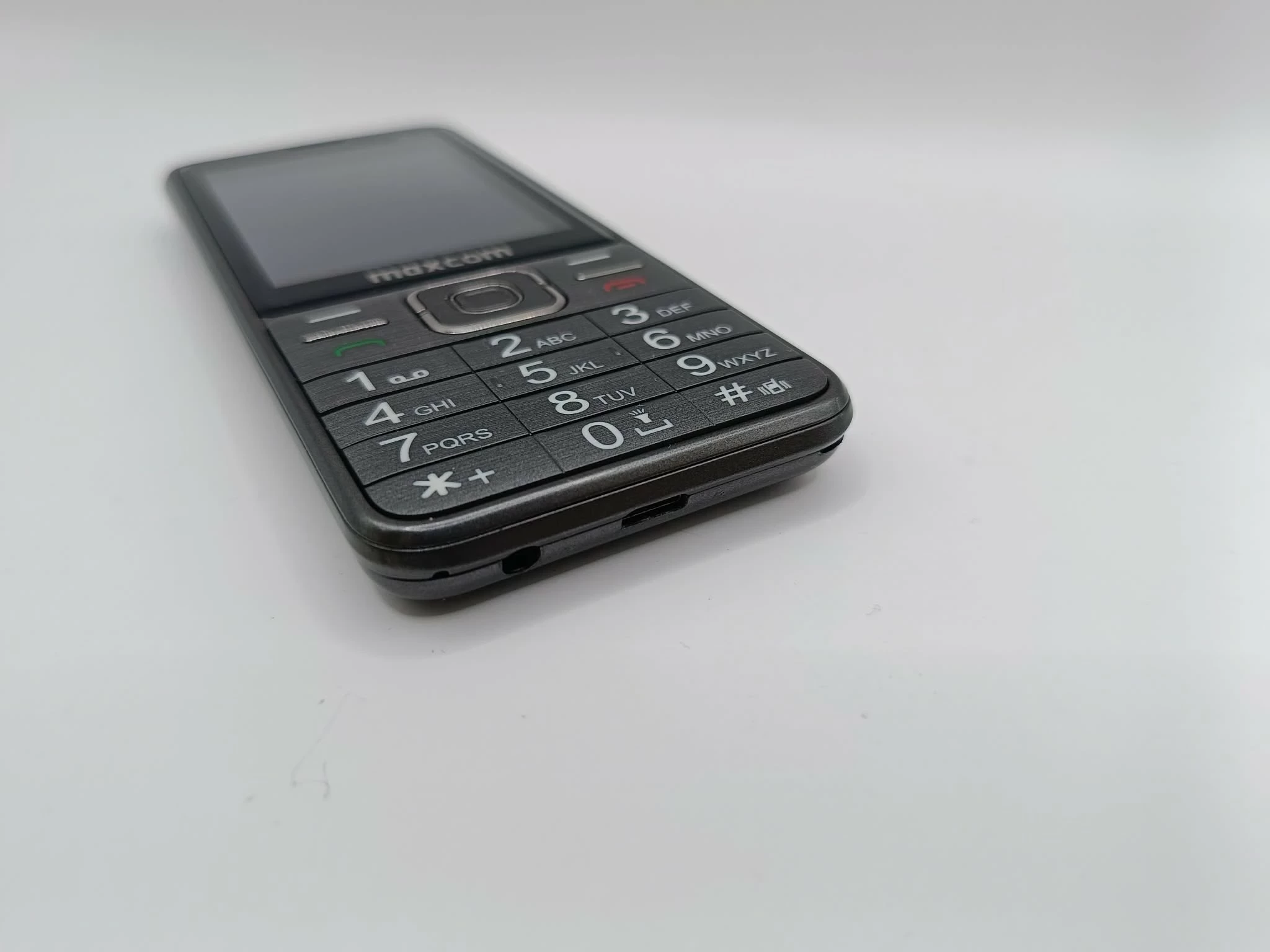 telefon-maxcom-mm244-typ-202685-212933