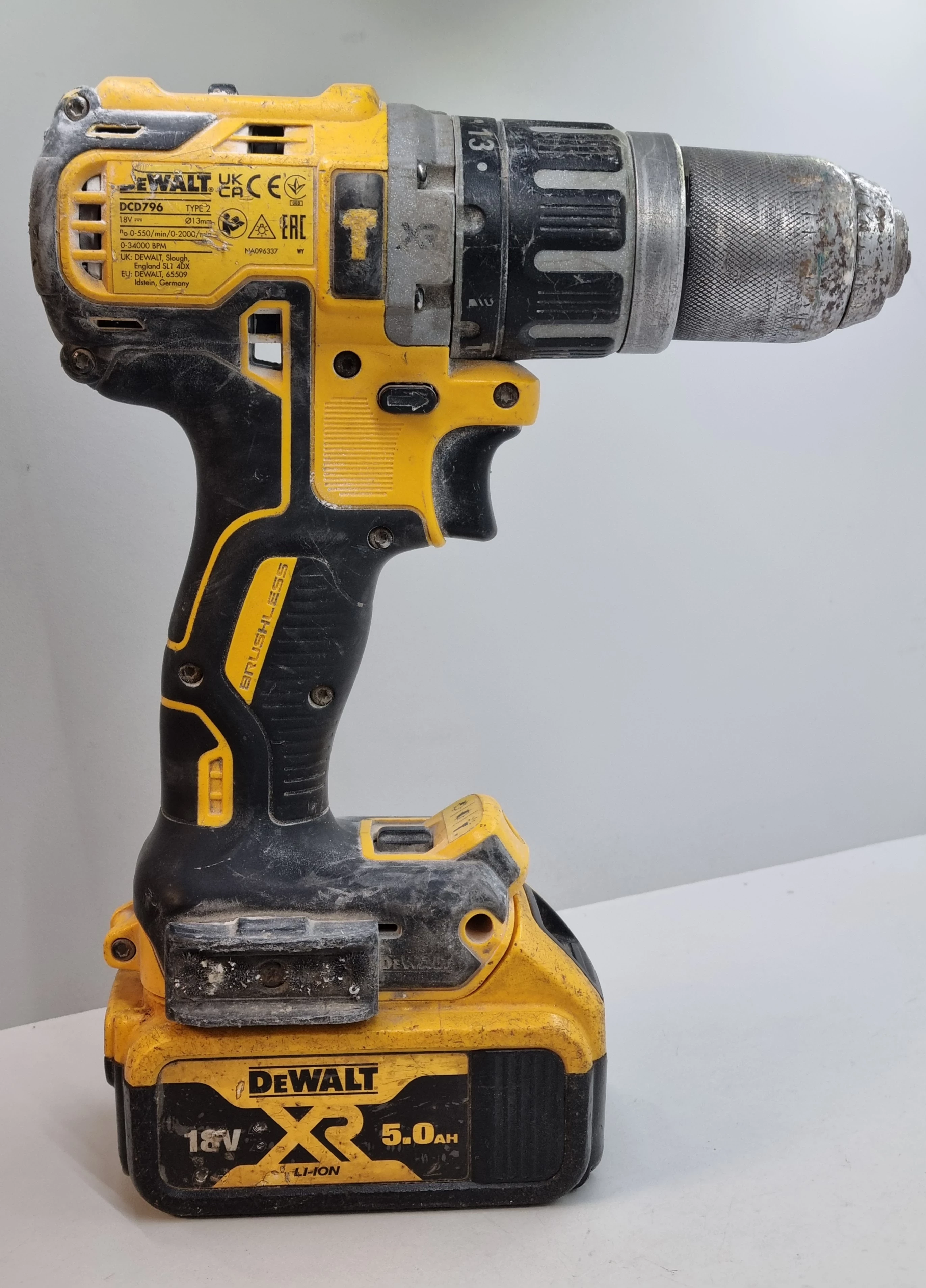 bezszczotkiowa-wkretarka-udarowa-dewalt-dcd796-18v-aku-50ah-ean-gtin-5035048616628