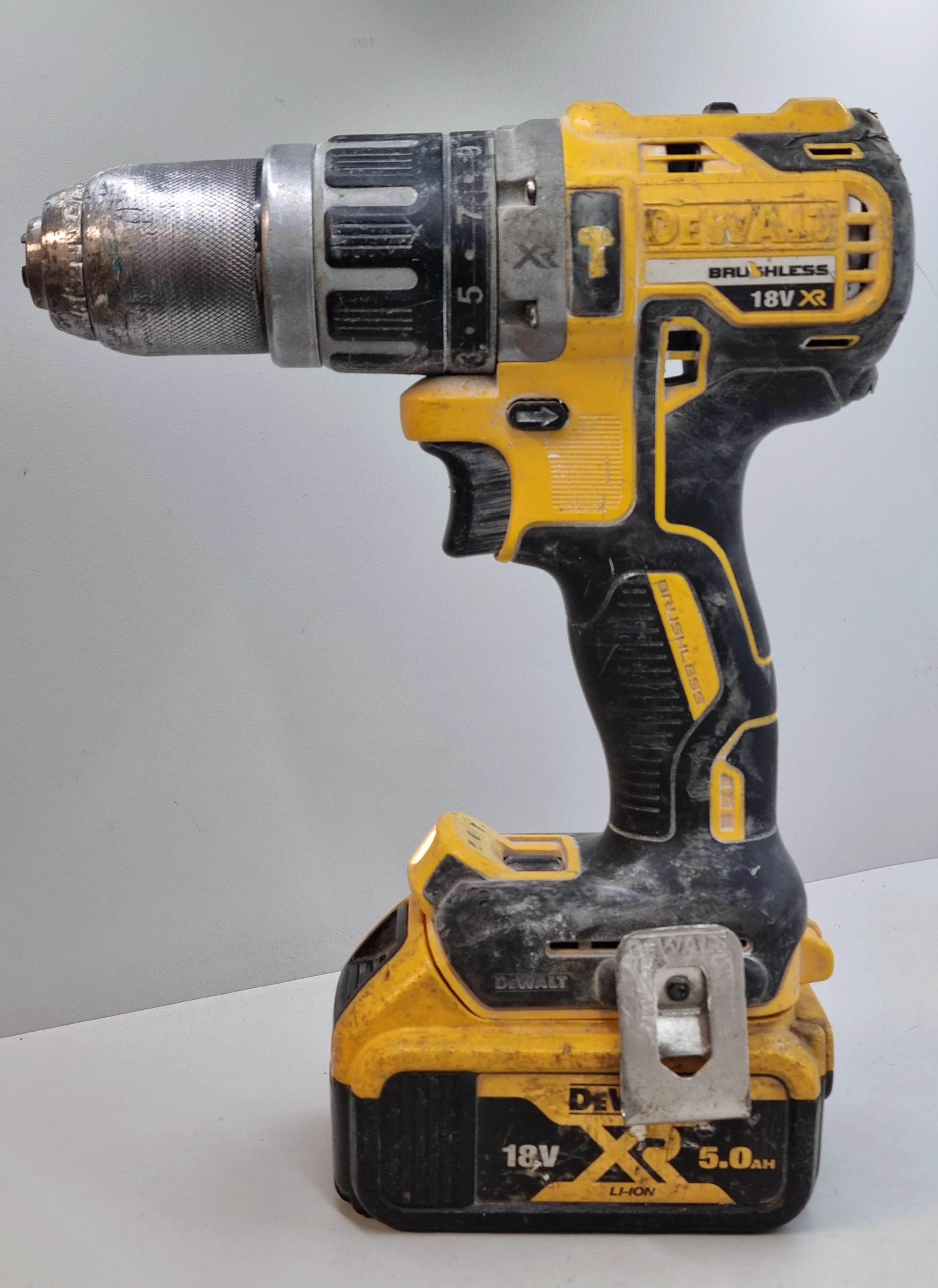bezszczotkiowa-wkretarka-udarowa-dewalt-dcd796-18v-aku-50ah-sobieskiego-40-jelenia-gora-sj