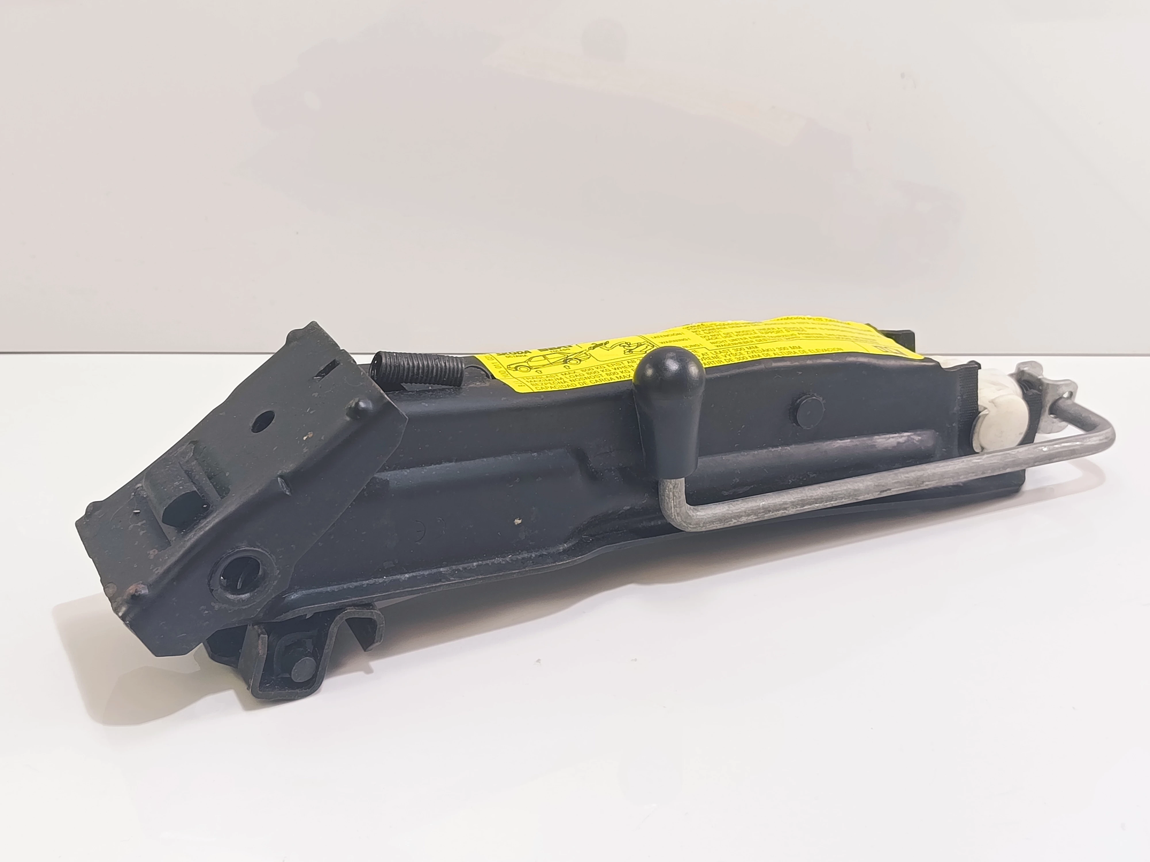 lewarek-samochodowy-czarny-stan-11323-2