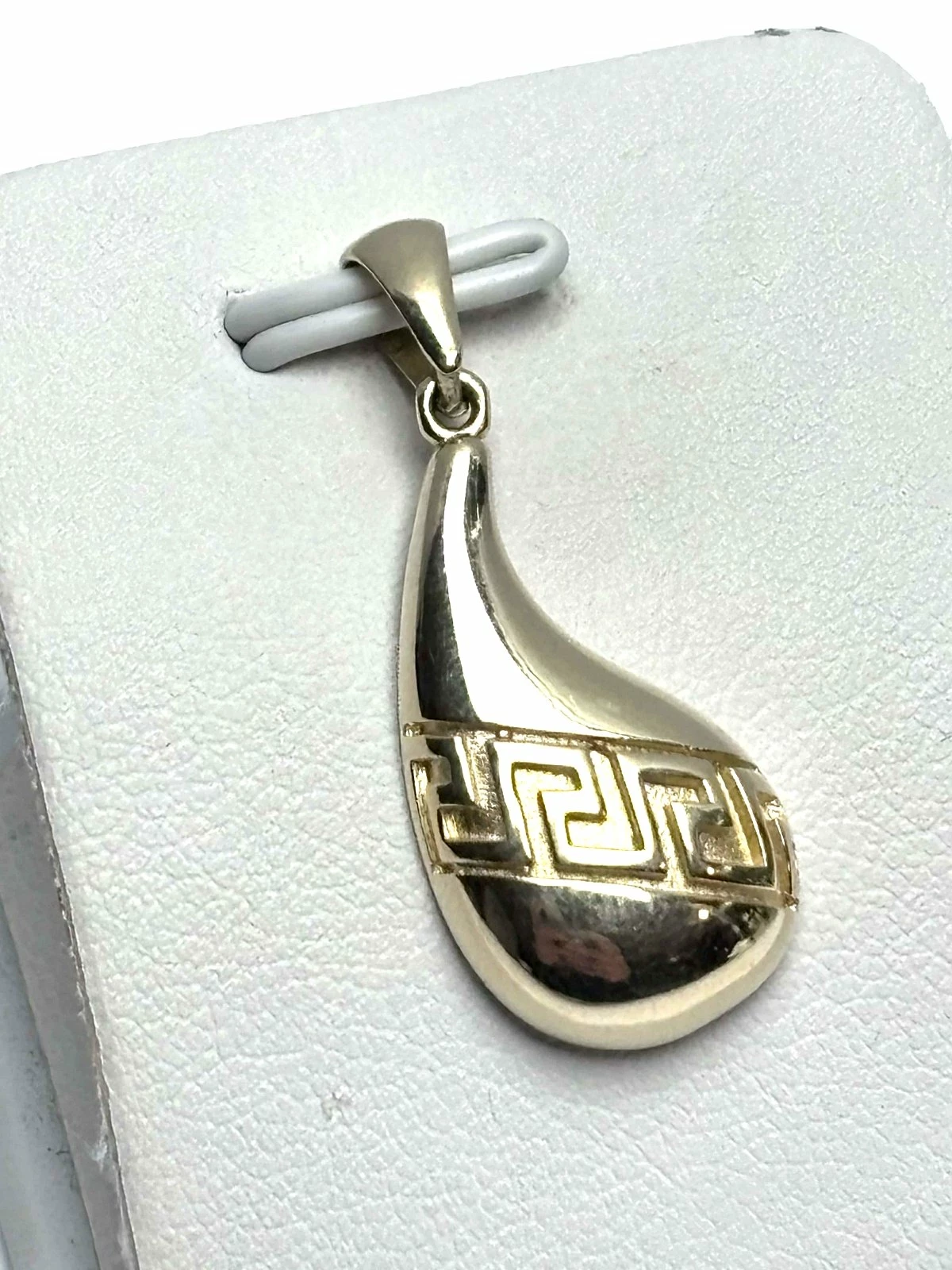 piekna-zlota-zawieszka-p585-184g-material-15835-2