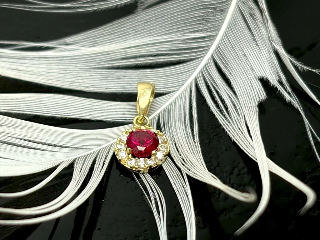 585-urocza-zlota-zawieszka-054g-stan-11323-2