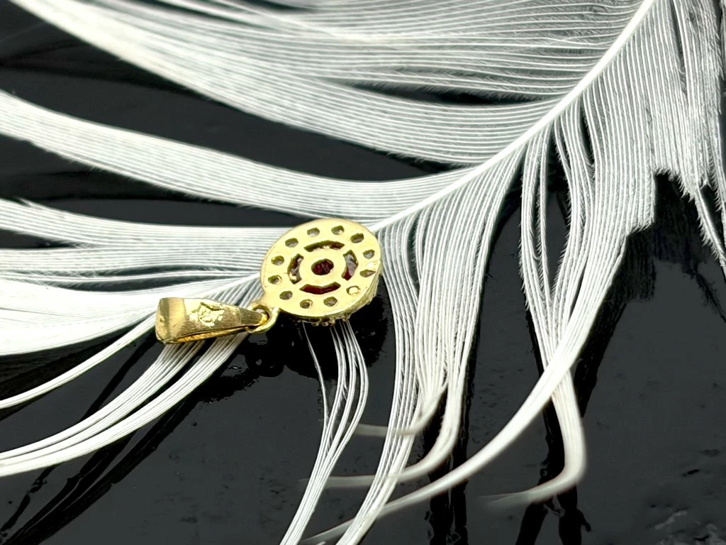 585-urocza-zlota-zawieszka-054g-material-15835-2