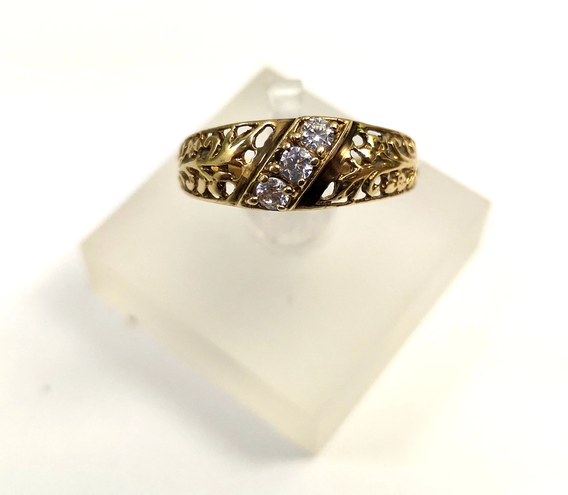 zloty-pierscionek-333-145g-r17-material-15835-2