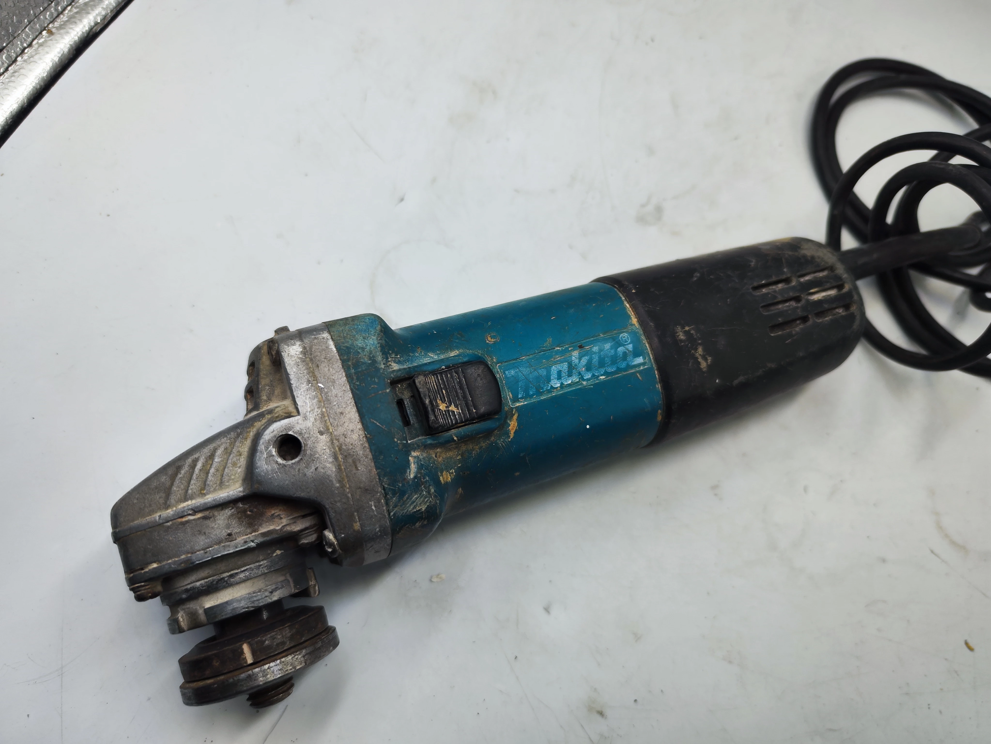 szlifierka-katowa-makita-9558hn-niepodleglosci-26-czechowice-milz-2