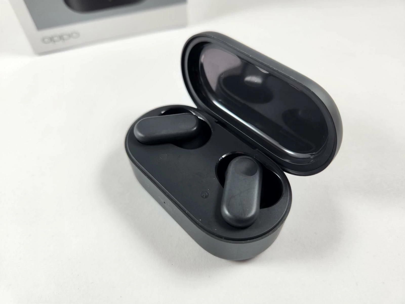 sluchawki-oppo-enco-buds-2-pro-komplet-ean-gtin-6932169338530