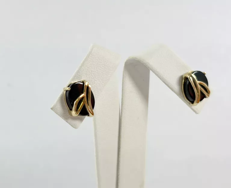 zlote-kolczyki-z-czarnymi-kamieniami-na-sztyfcie-333-241g-stan-11323-2