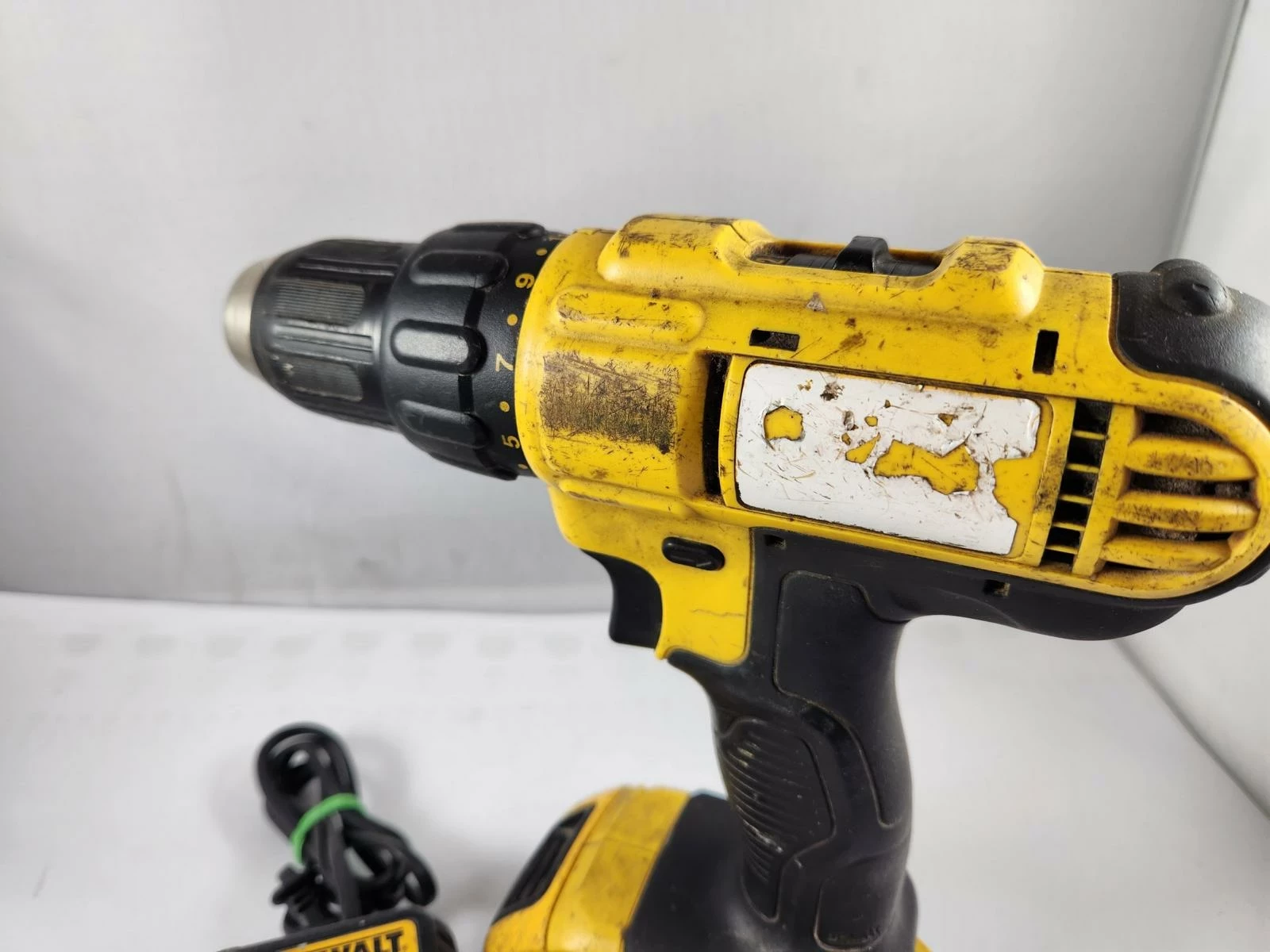 wkretarka-dewalt-dcd771-aku-5ah-ladowarka-ean-gtin-5035048668283