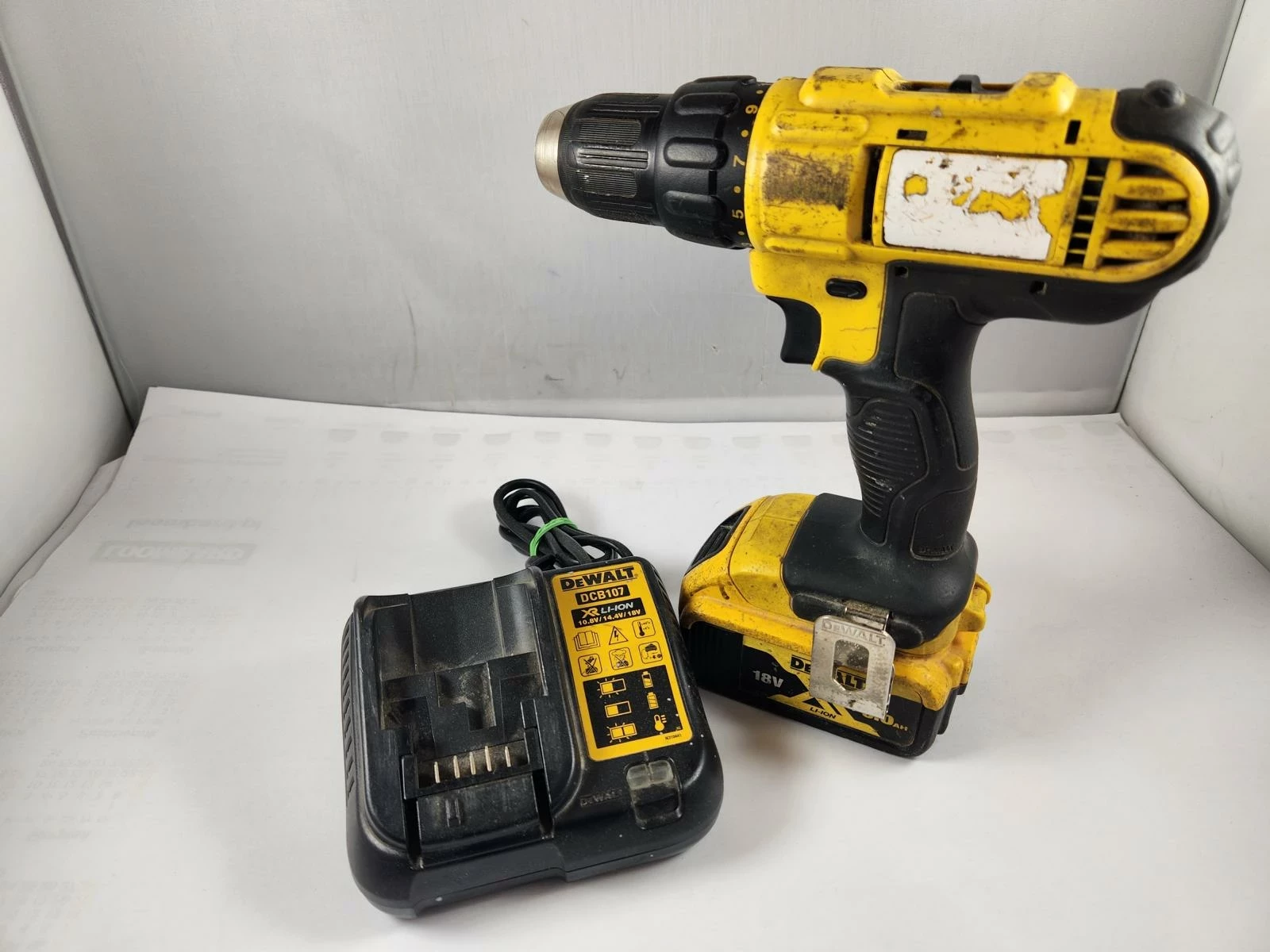 wkretarka-dewalt-dcd771-aku-5ah-ladowarka-wielka-rzeznicka-1-srem-centrum