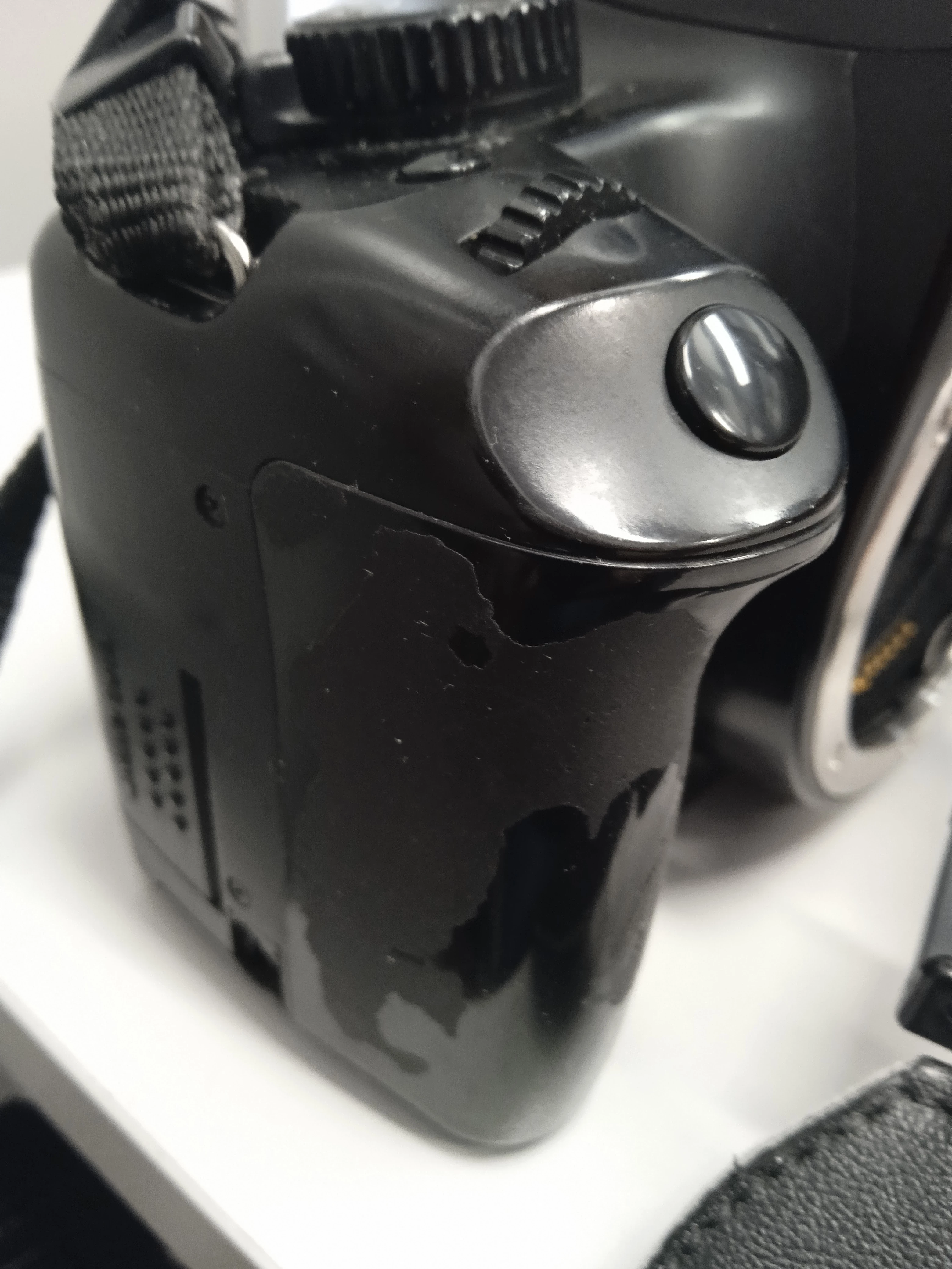 lustrzanka-canon-eos-1000d-obiektyw-canon-18-55mm-ean-gtin-0656565656512