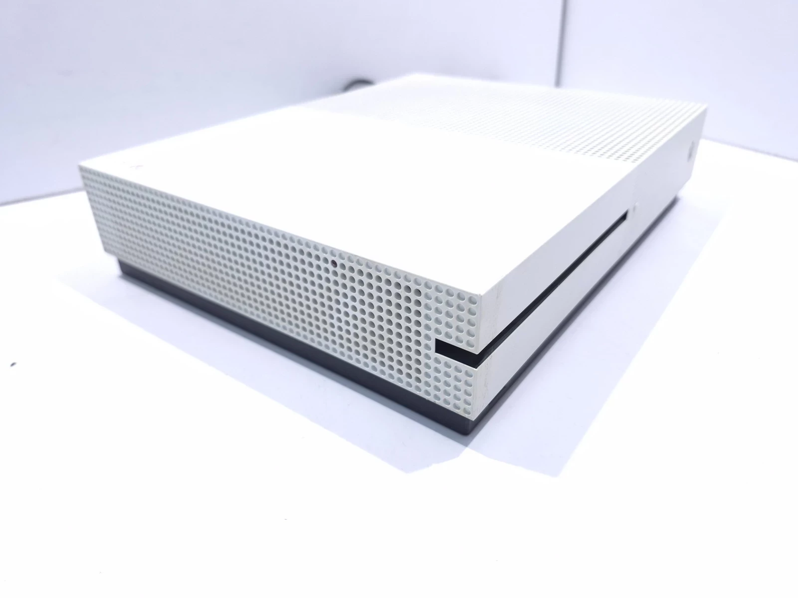 konsola-xbox-one-s-1tb-pad-gry-w-zestawie-205998-225574